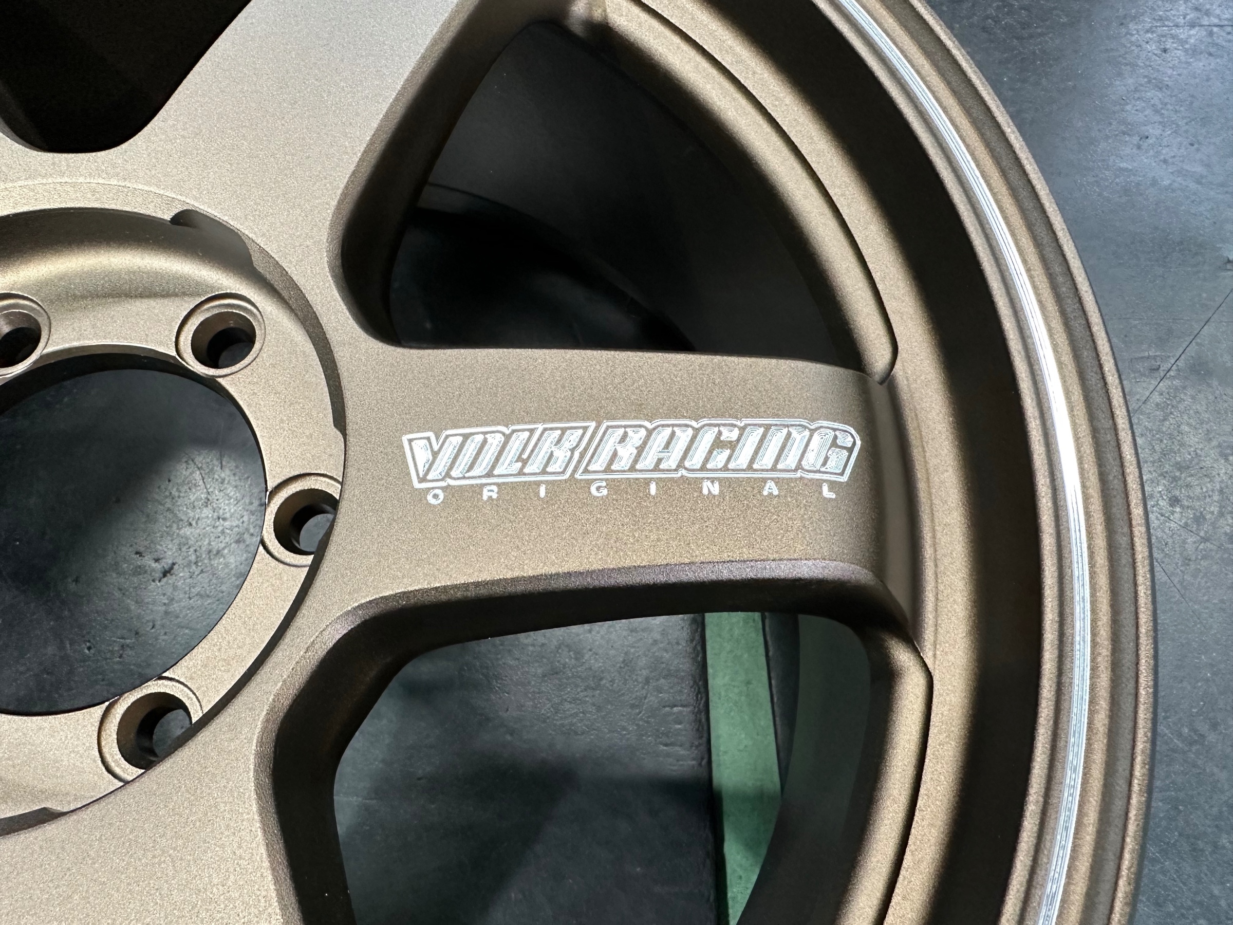 RAYS VOLK RACING TE37 ULTRA LARGE PCD 20インチブロンズカラー入荷