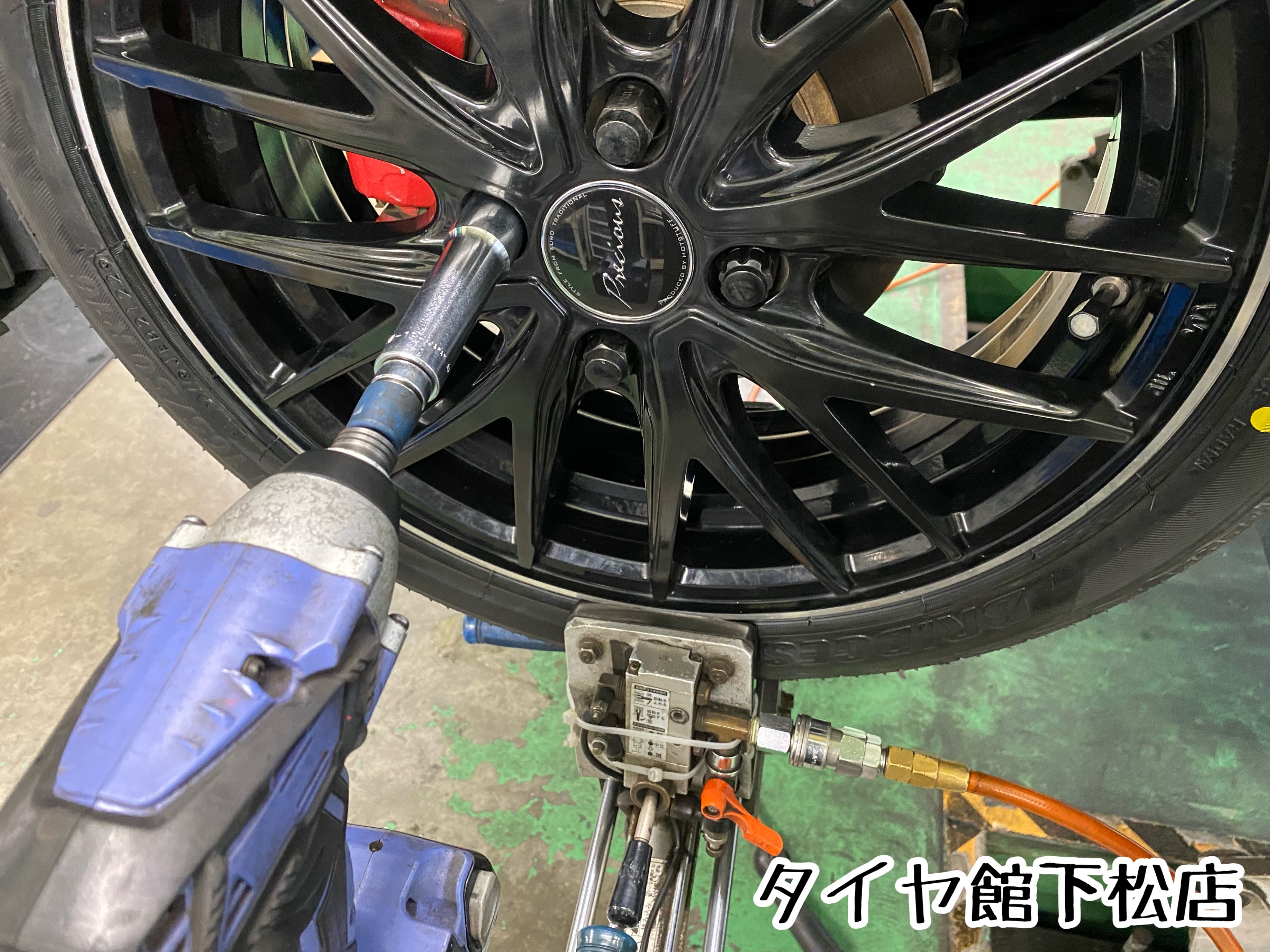 スズキ スペーシア MK42S タイヤ交換のお手伝い〜その③組み込み取付編