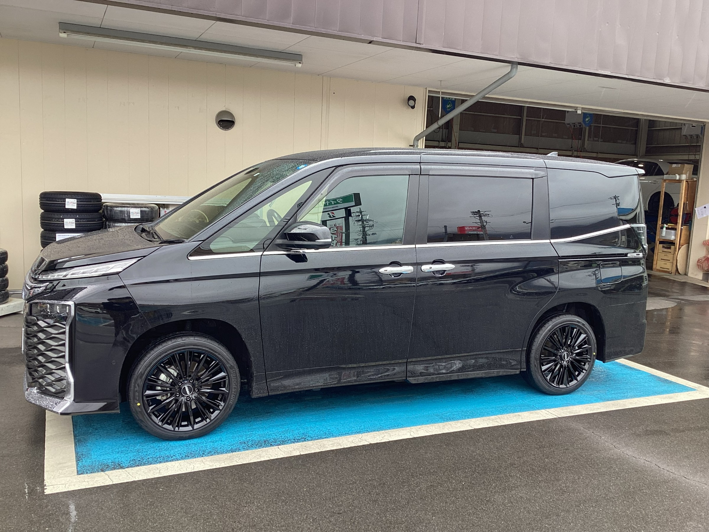 90VOXY × RAYS VOUGE 2223リミテッド | 店舗おススメ情報