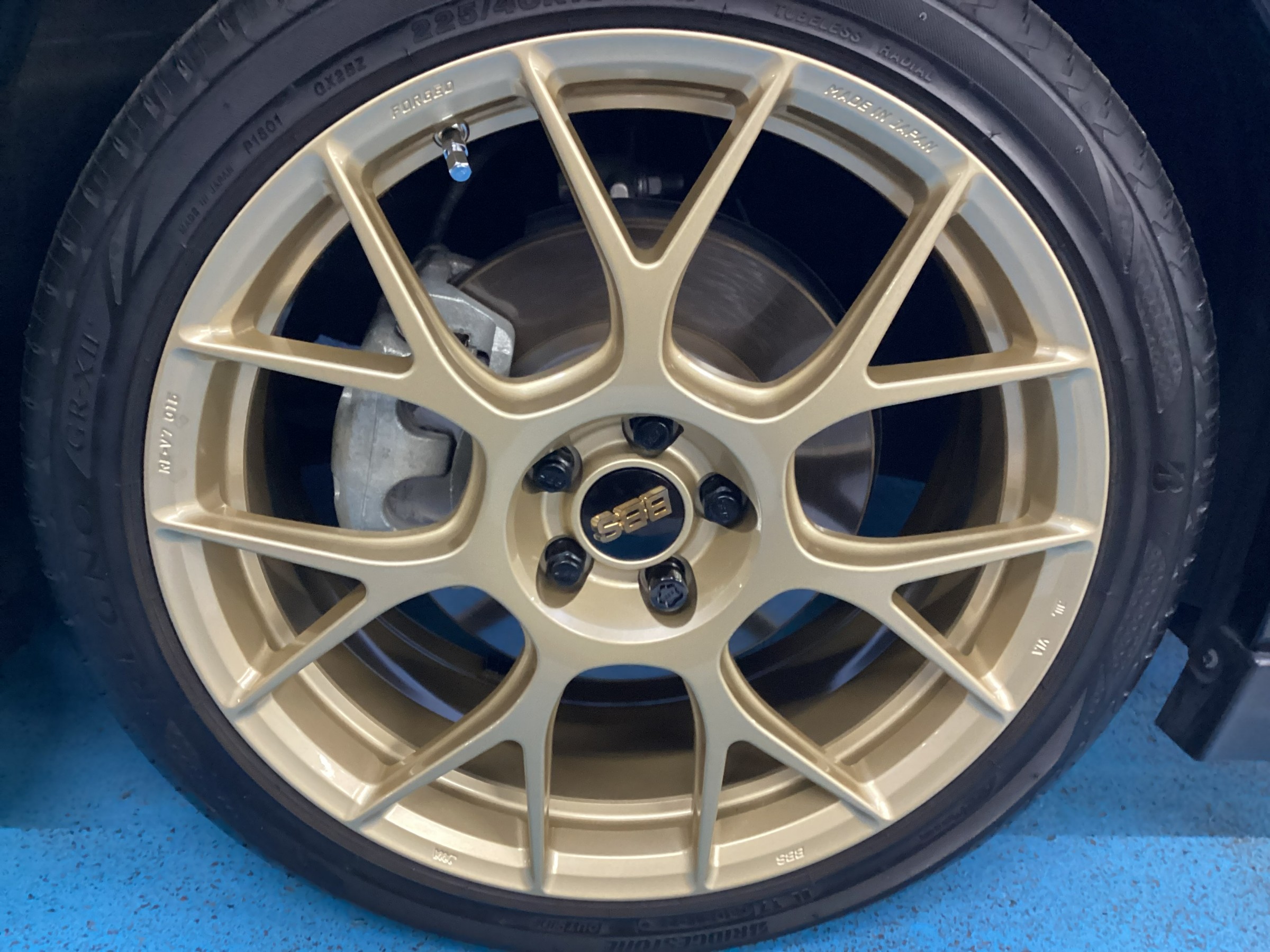 インプレッサG4 GK7 × BBS RE-V7 | 店舗おススメ情報 | タイヤ館
