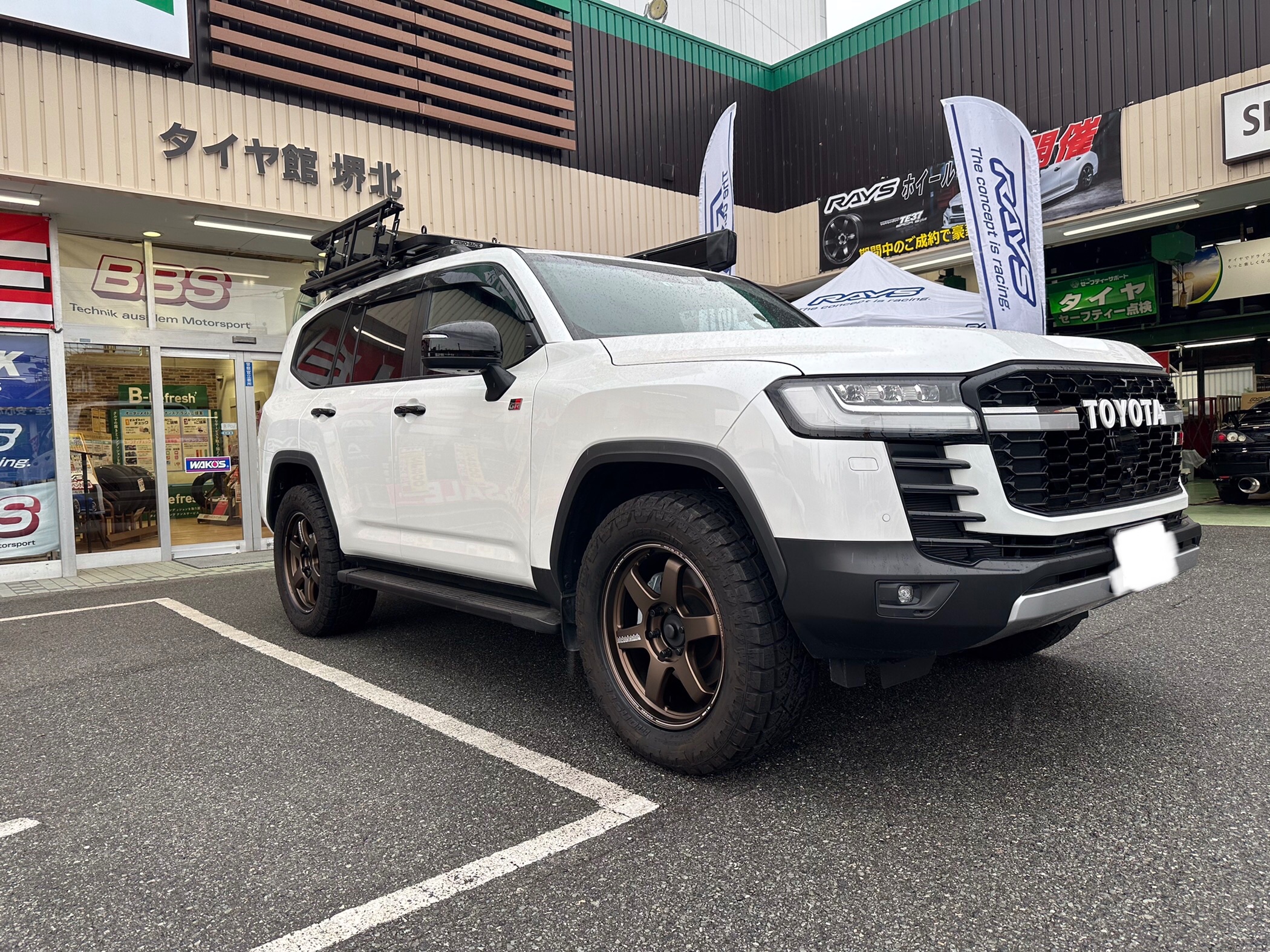 TOYOTA ランドクルーザー300に RAYS VOLK RACING TE37 LARGE