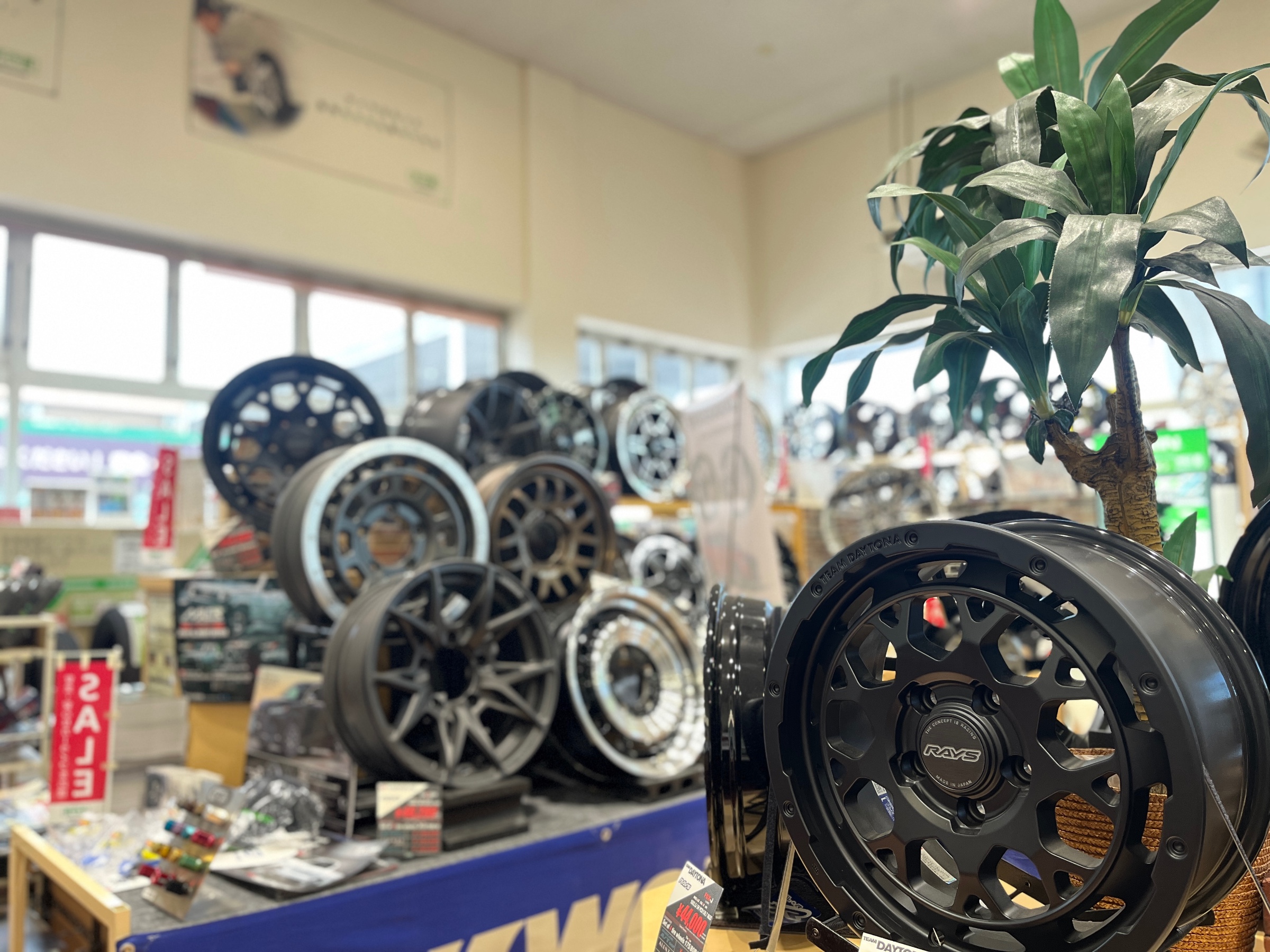 レイズスペシャルホイールフェア！！新型フェアレディZのデモカーRZ34