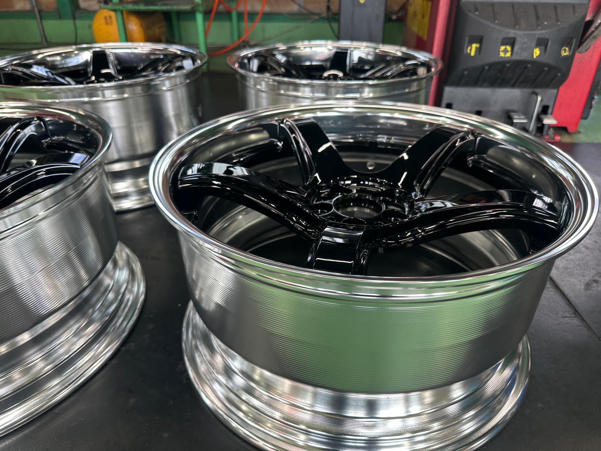 スバルBRZ ZC6にWORK EMOTION T5R 2P ブラックカラー18インチ取り付け