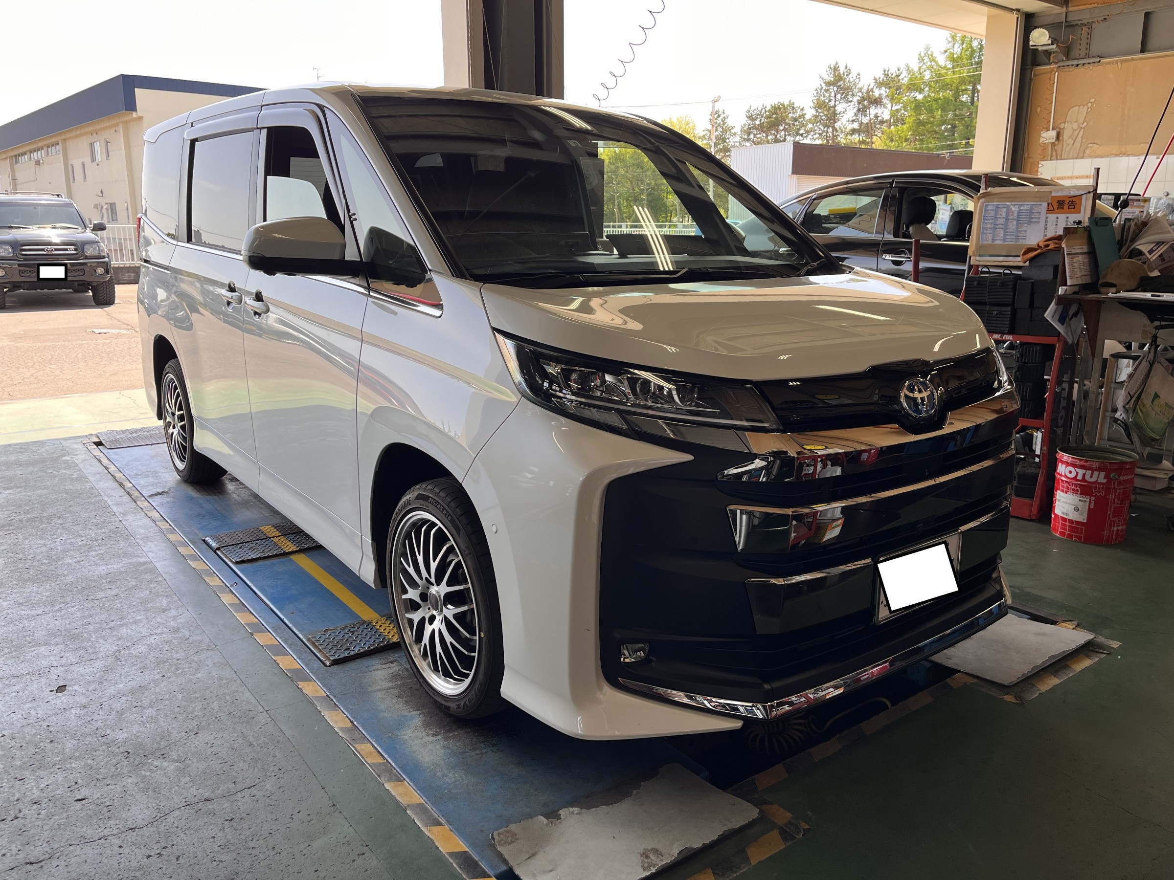 90ノアにマーベリック1410S・18インチを装着！！TEIN車高調で