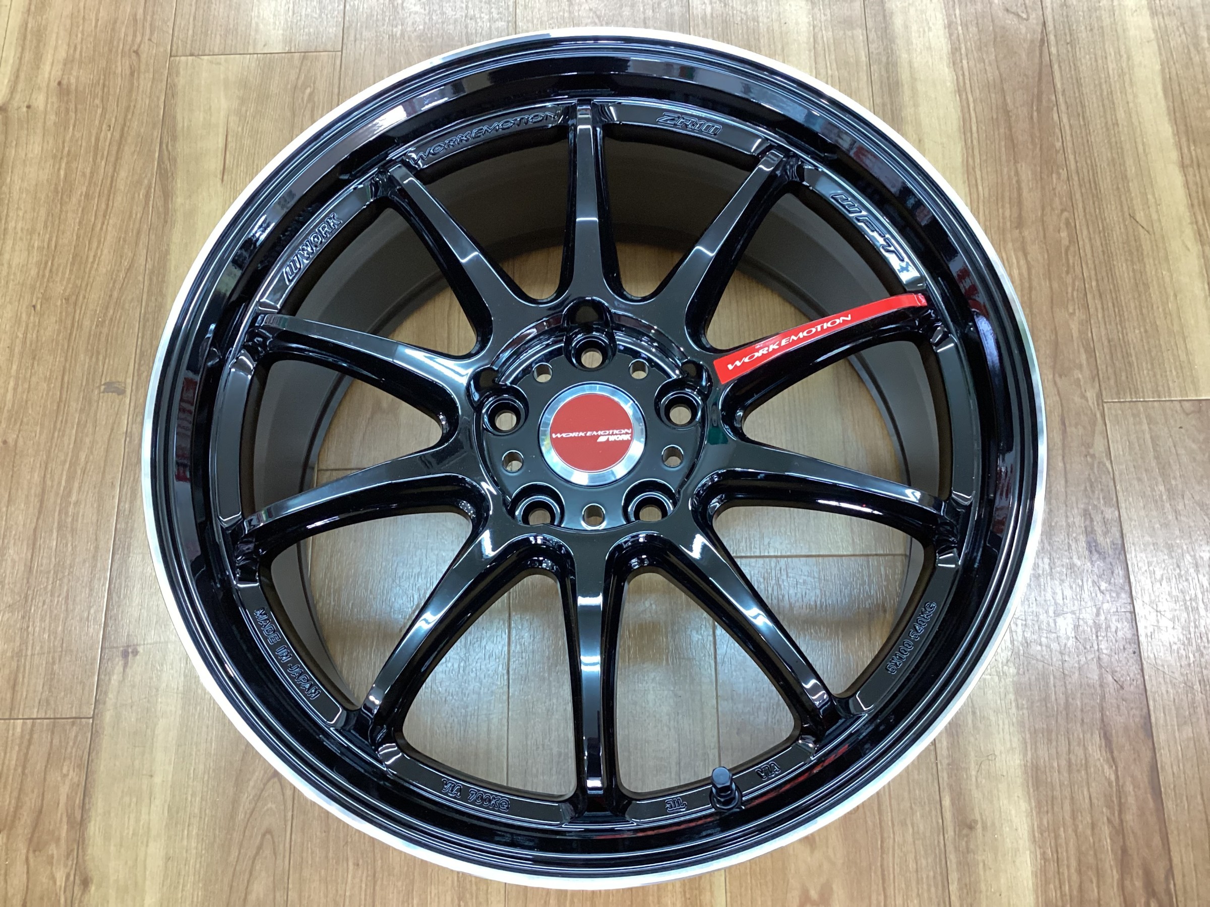 期間限定展示中】WORK EMOTION M8R／WORK EMOTION ZR10 | 店舗おススメ