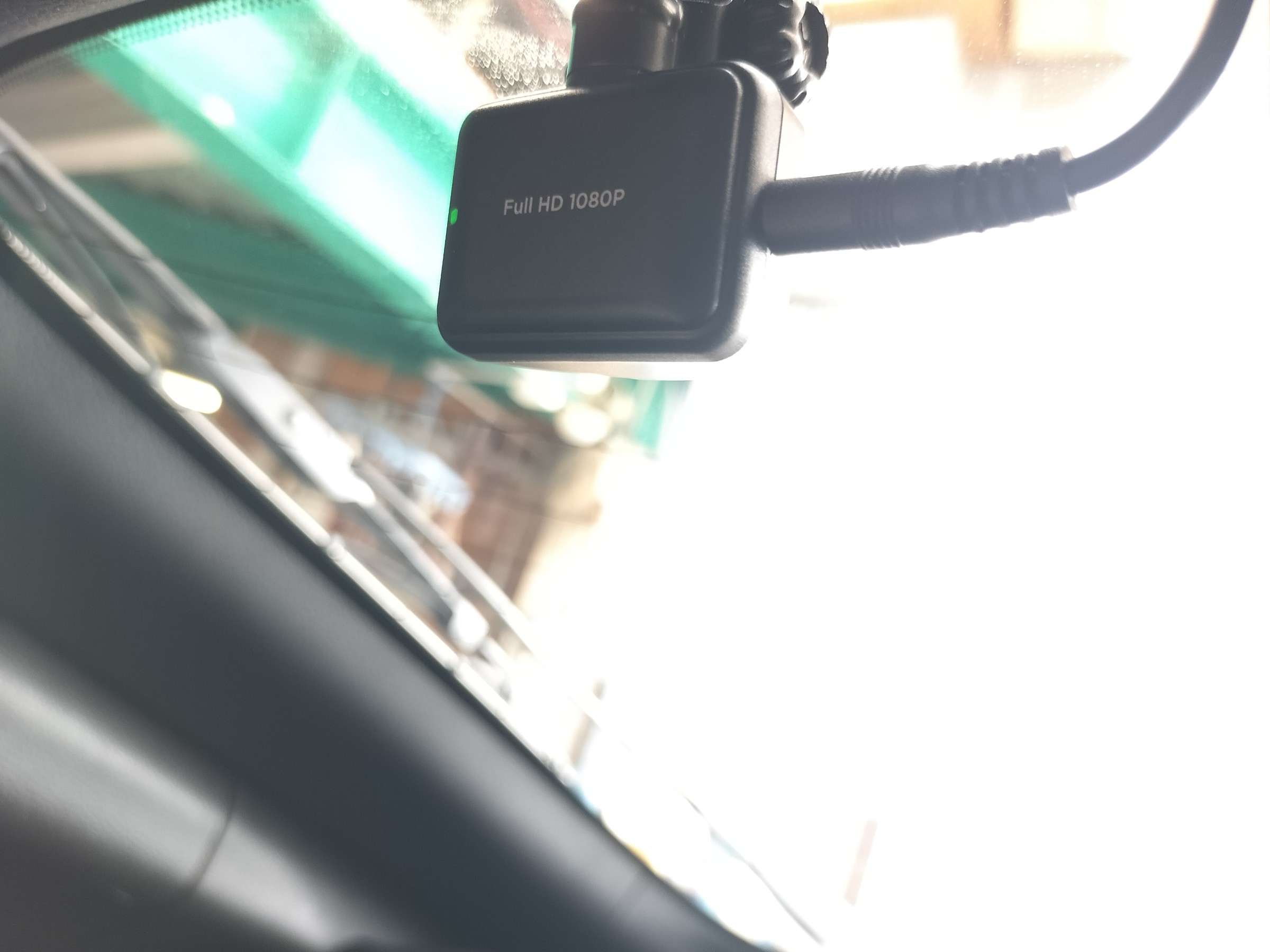 Z33 ドライブレコーダー取付 | 店舗おススメ情報 | タイヤ館 Z33 ドライブレコーダー取付 | 店舗おススメ情報 | タイヤ館