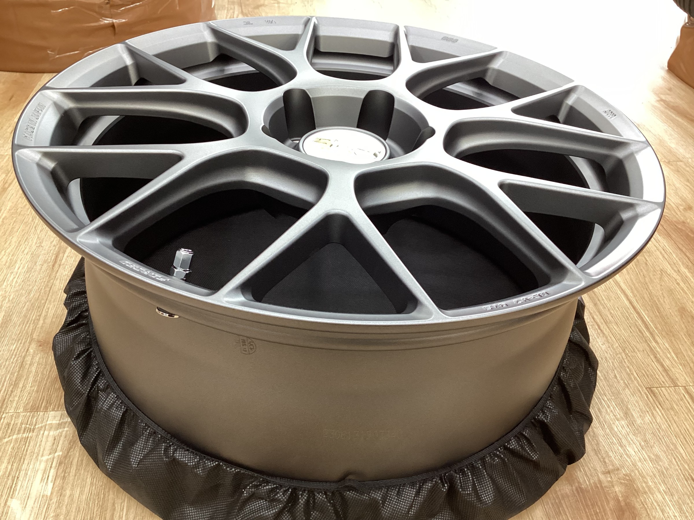 BBS ブリヂストンオリジナルカラー入荷