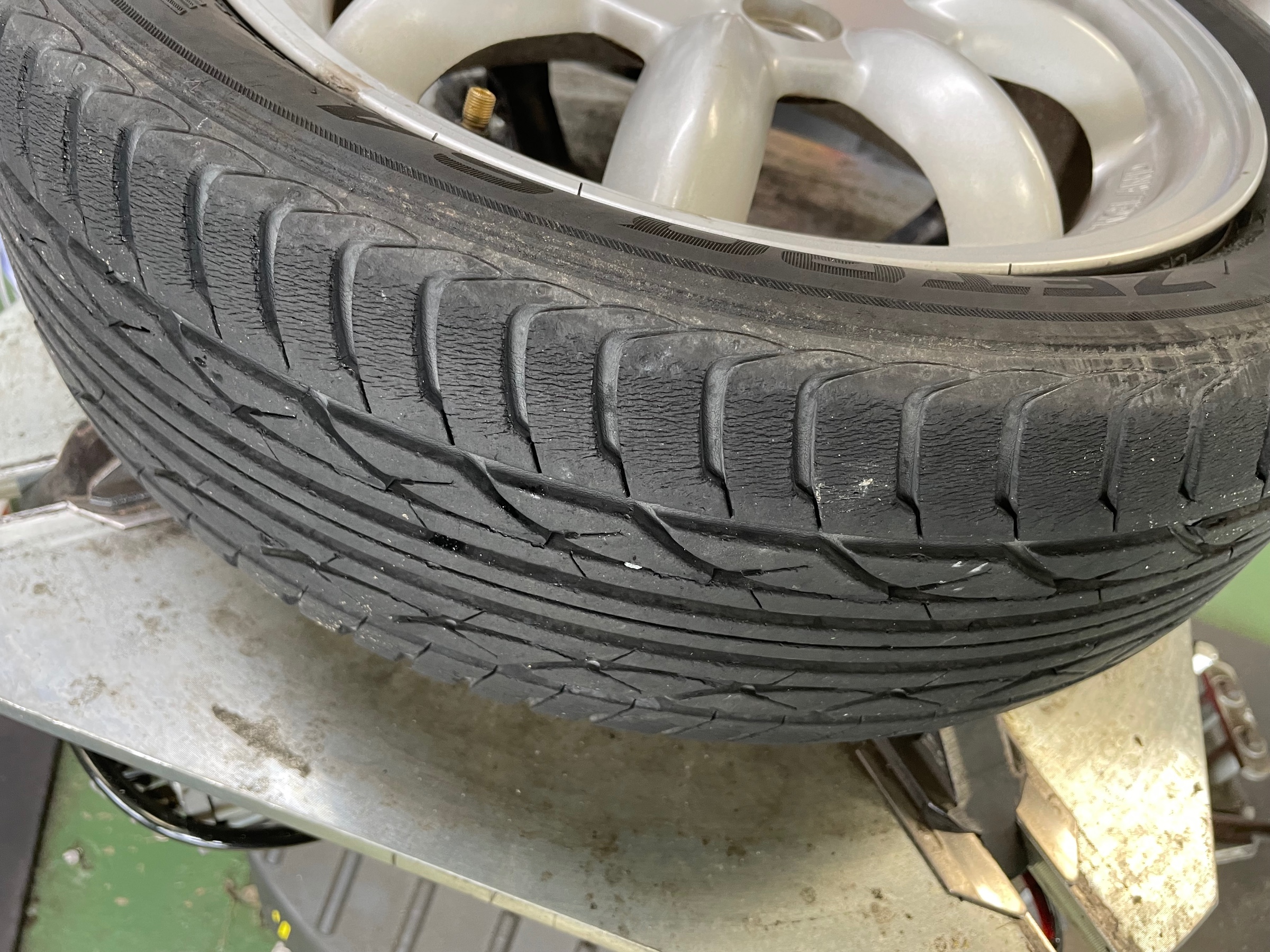 ミラジーノ(L700S) 車高調取付 REGNO装着 SUSTEC 14インチ ミラジーノ(L700S) 車高調取付 REGNO装着 SUSTEC 14インチ