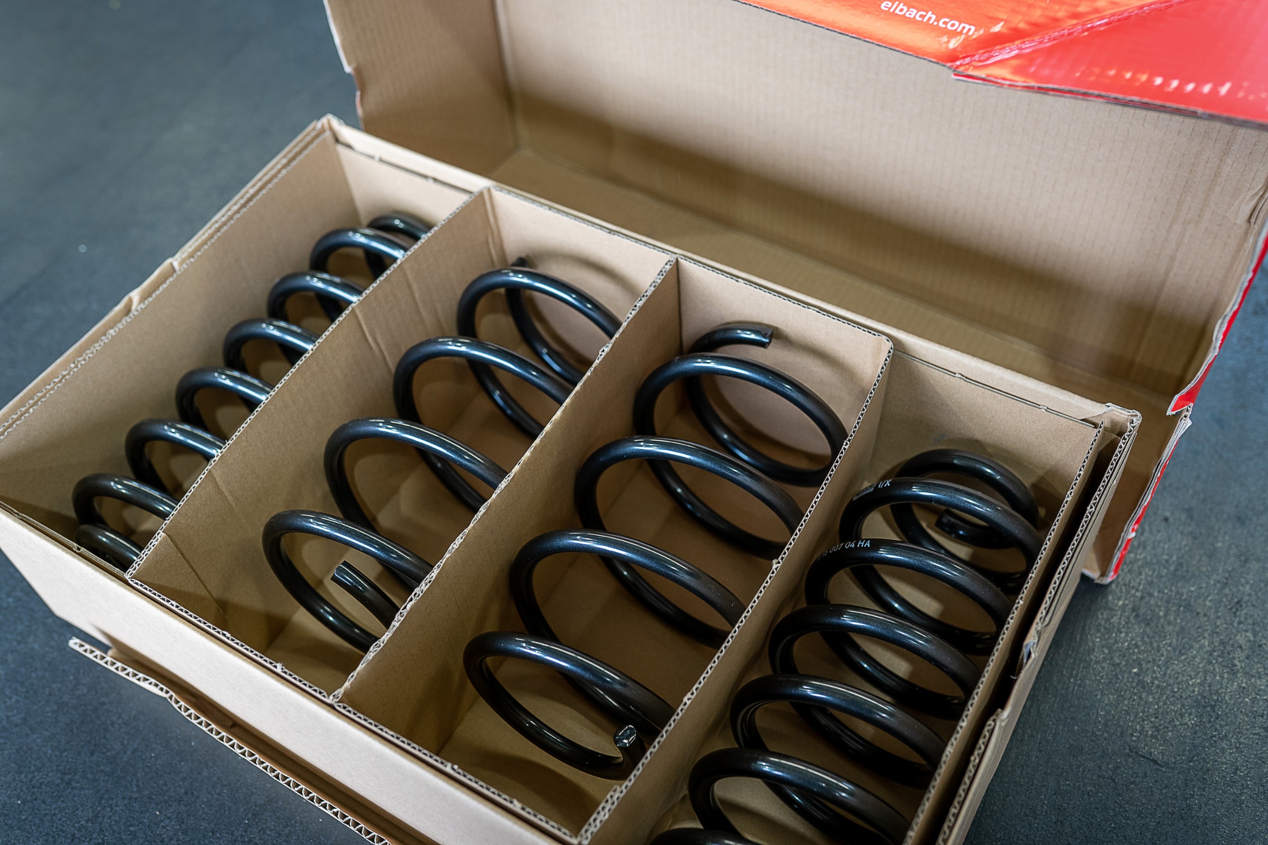 フォルクスワーゲン アルテオンにアイバッハ ダウンサス | 店舗お