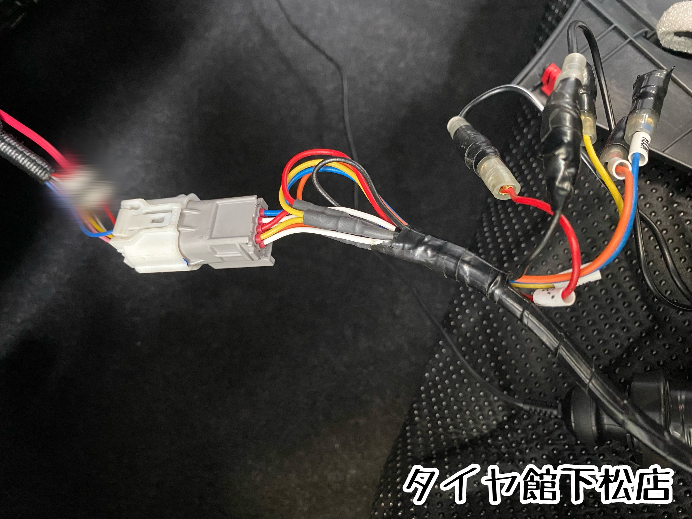 ブリヂストン　タイヤ館下松店　トヨタ　カローラクロス　タイヤ交換　オイル交換　バッテリー交換　ワイパー交換　エアコンフィルター交換　アライメント調整　TPMS