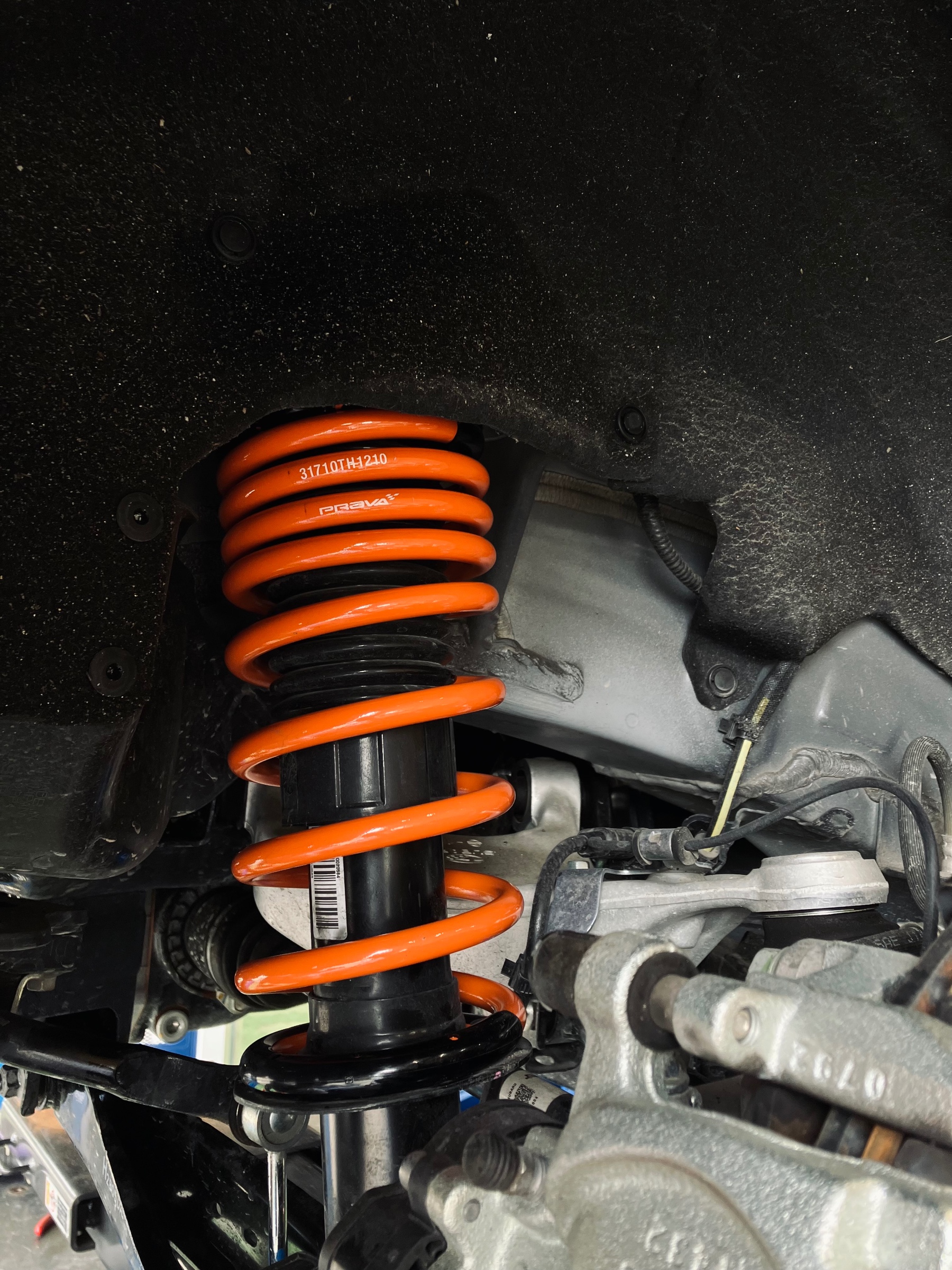 VBH型WRX S4にPROVA スポーツスプリング装着 | 店舗おススメ情報