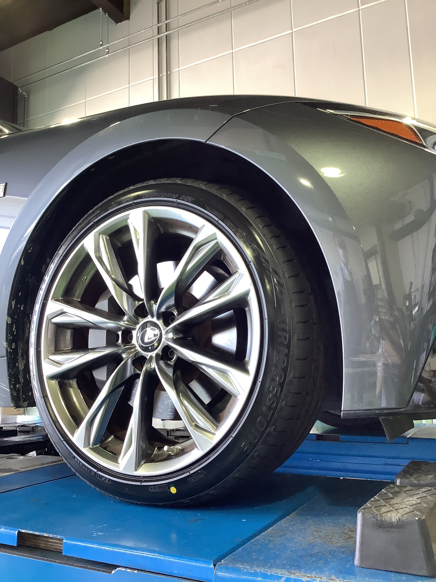 LEXUS IS AVE30 タイヤ交換 ブリヂストン POTENZA S001L 新車付き
