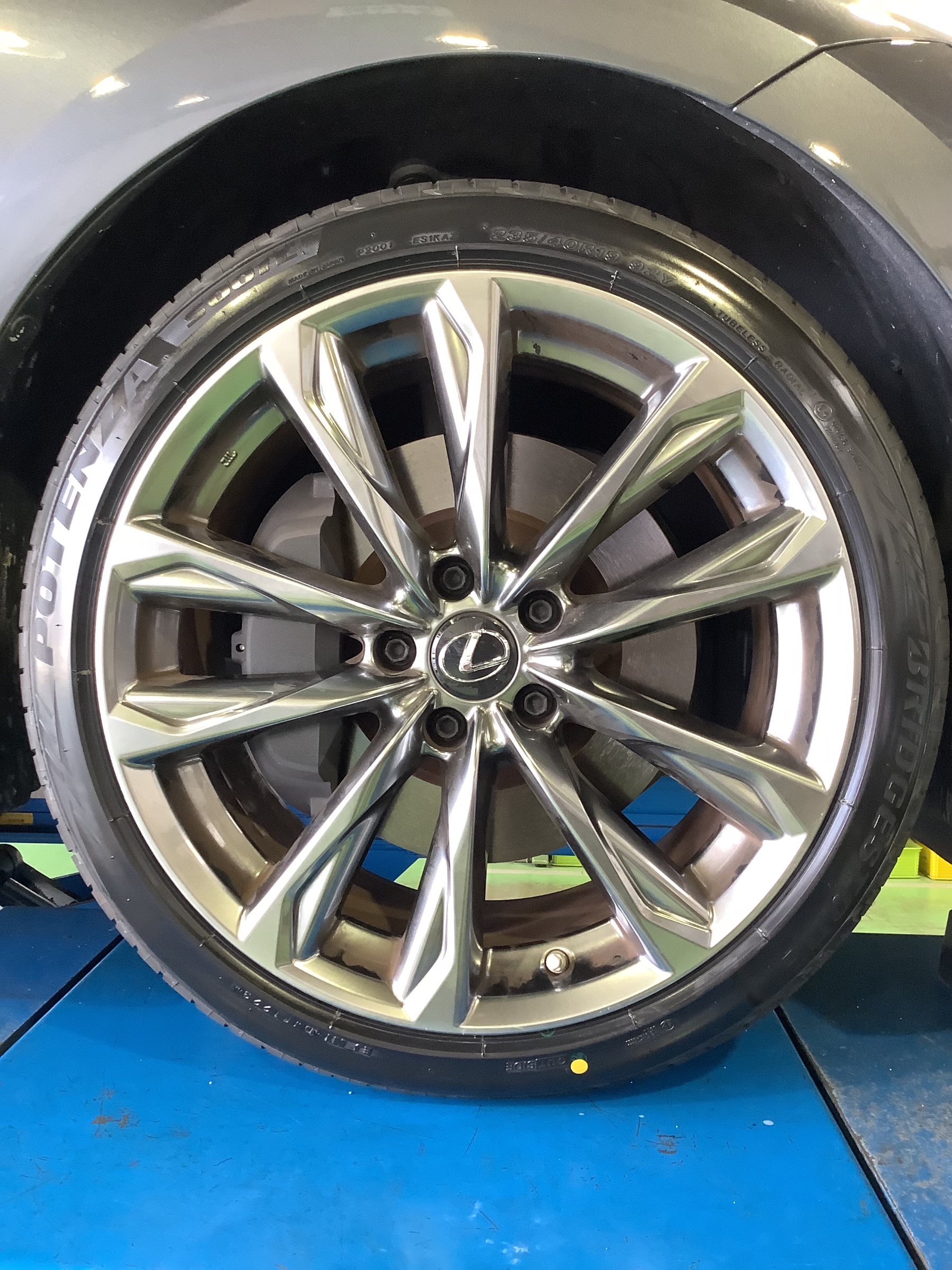 LEXUS IS AVE30 タイヤ交換 ブリヂストン POTENZA S001L 新車付き