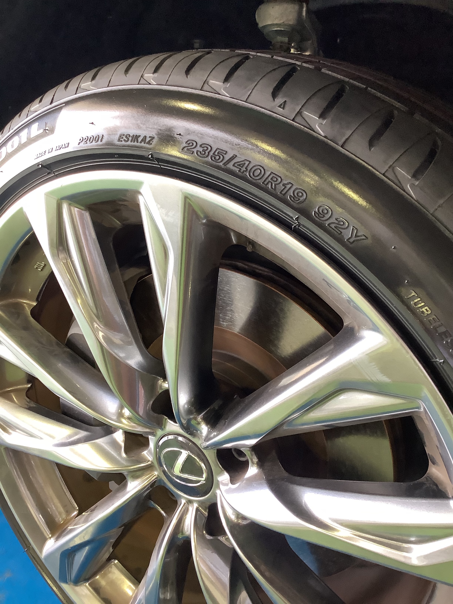 LEXUS IS AVE30 タイヤ交換 ブリヂストン POTENZA S001L 新車付き