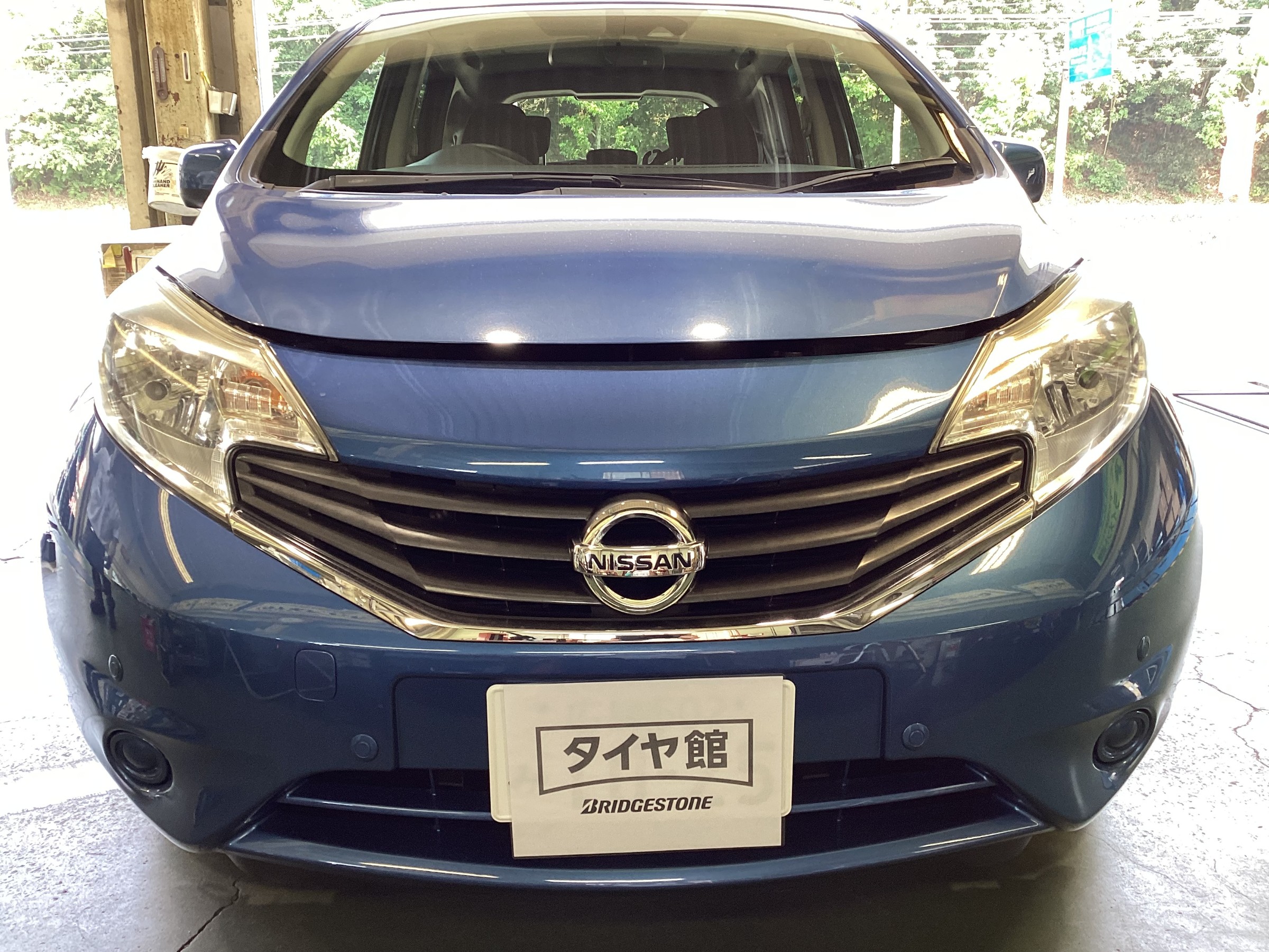 日産　E12型ノート　レグノGR-XⅡへタイヤ交換＆ハブ防錆施工　タイヤ館五日市