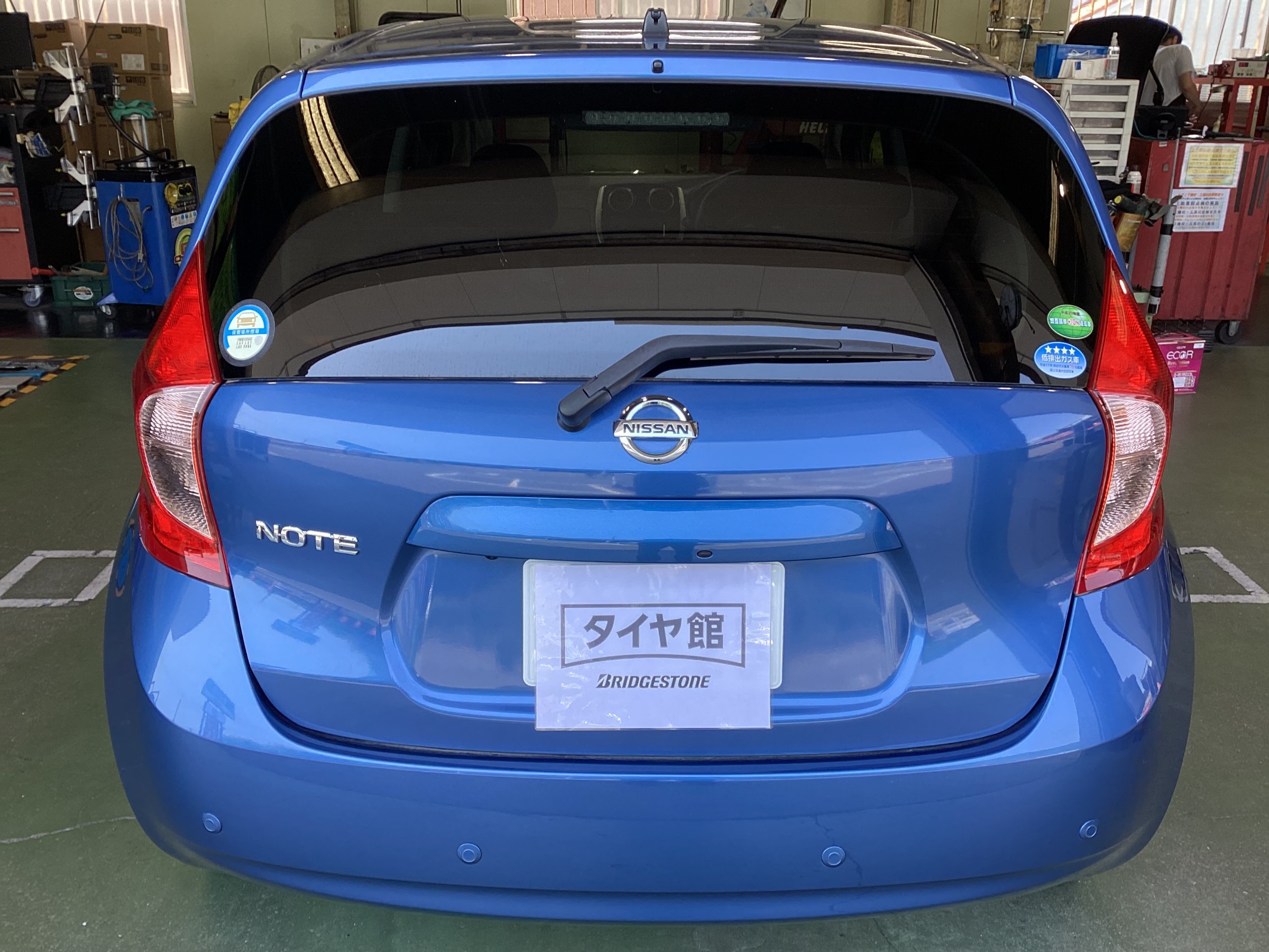 日産　E12型ノート　レグノGR-XⅡへタイヤ交換＆ハブ防錆施工　タイヤ館五日市