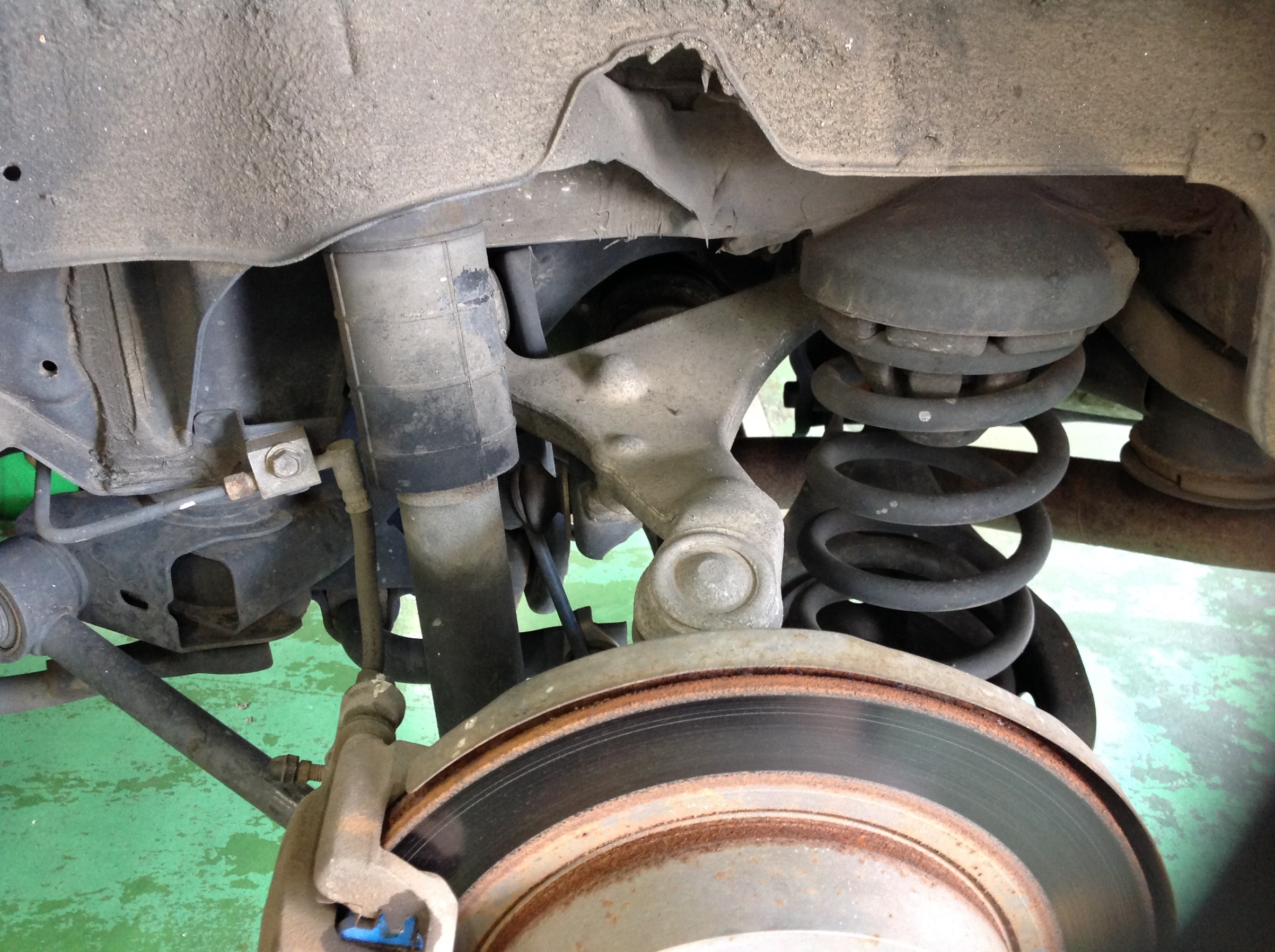 ｅ51 エルグランド 車高調取り付け サービス事例 タイヤ館 磐田 タイヤからはじまる トータルカーメンテナンス タイヤ館グループ