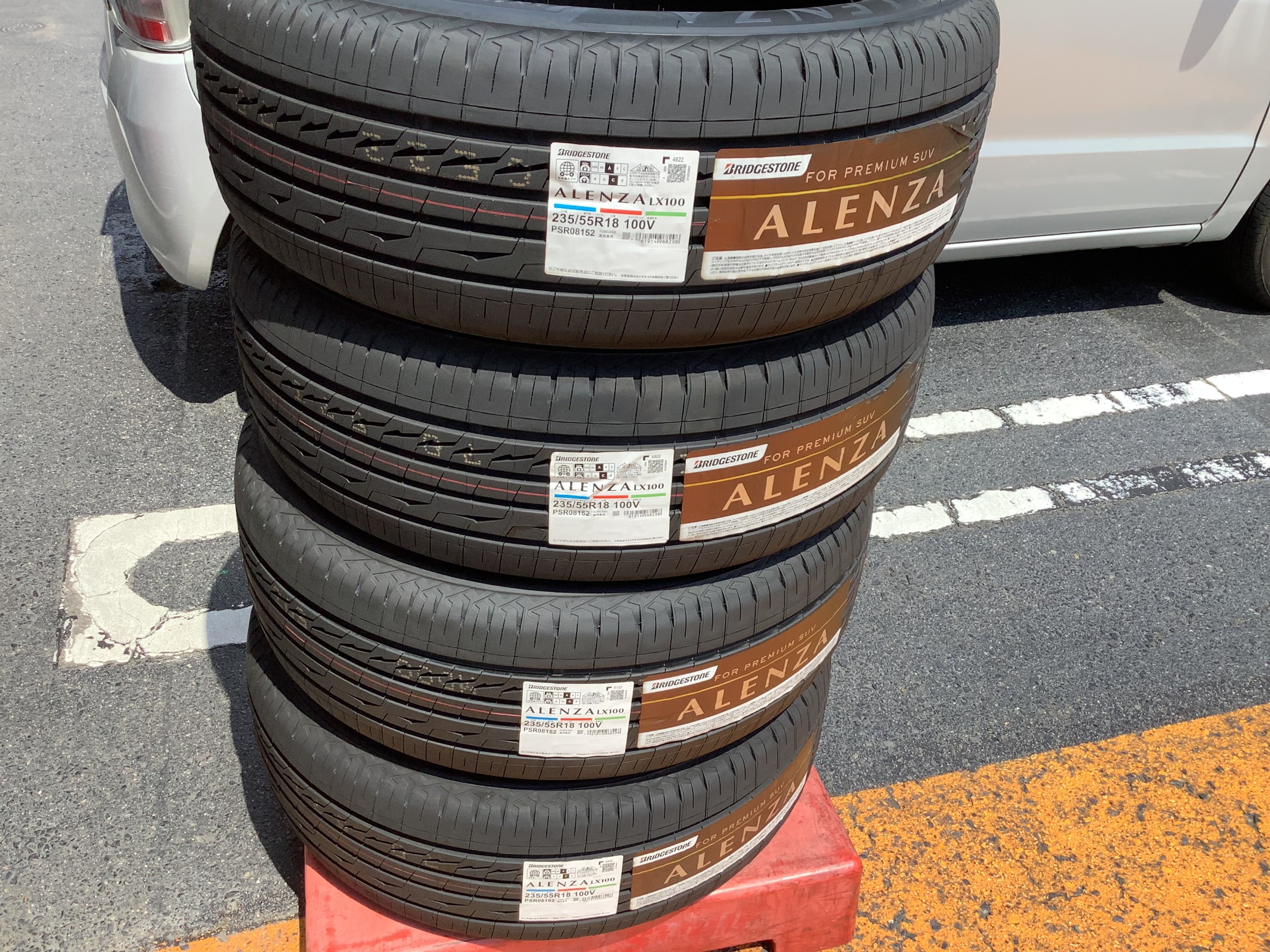 トヨタ　ハリアー　タイヤ交換　アレンザ　LX100
