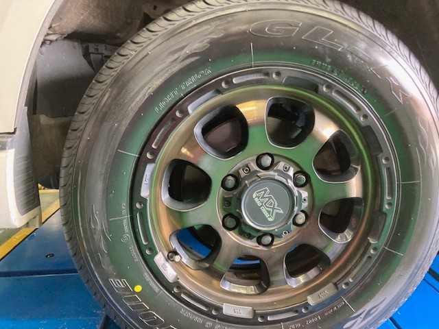たかちゃんハイエース200系 純正ホイール ブリヂストン普通タイヤ中古1本 オプション】トヨタ 200系 ハイエース 純正 OP 15in 6J +35