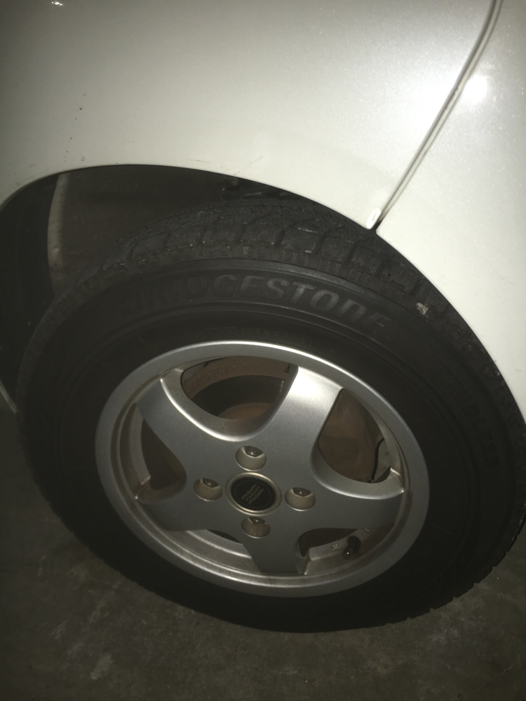 スタッドレス