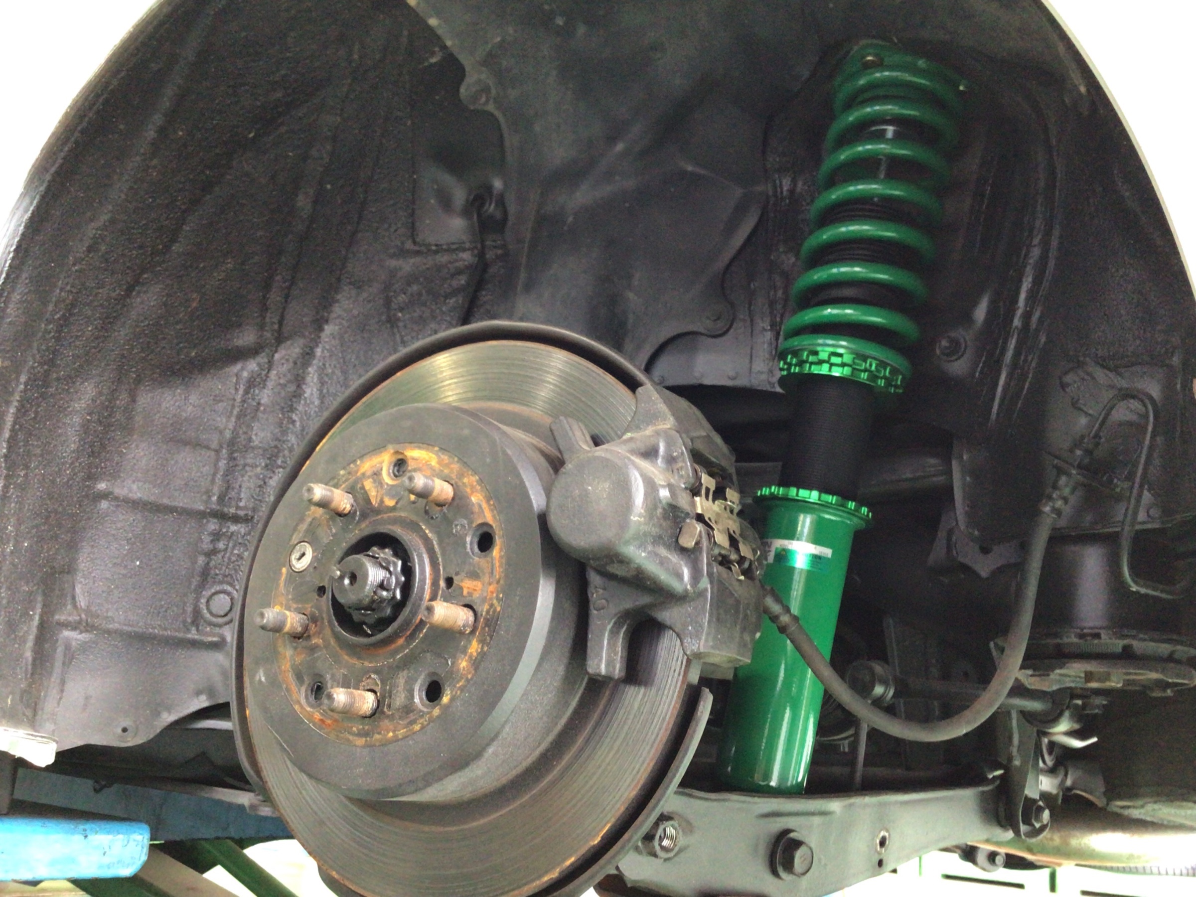 トヨタ・アルテッツァ(SXE10)〜車高調取り付け(TEIN FLEX Z