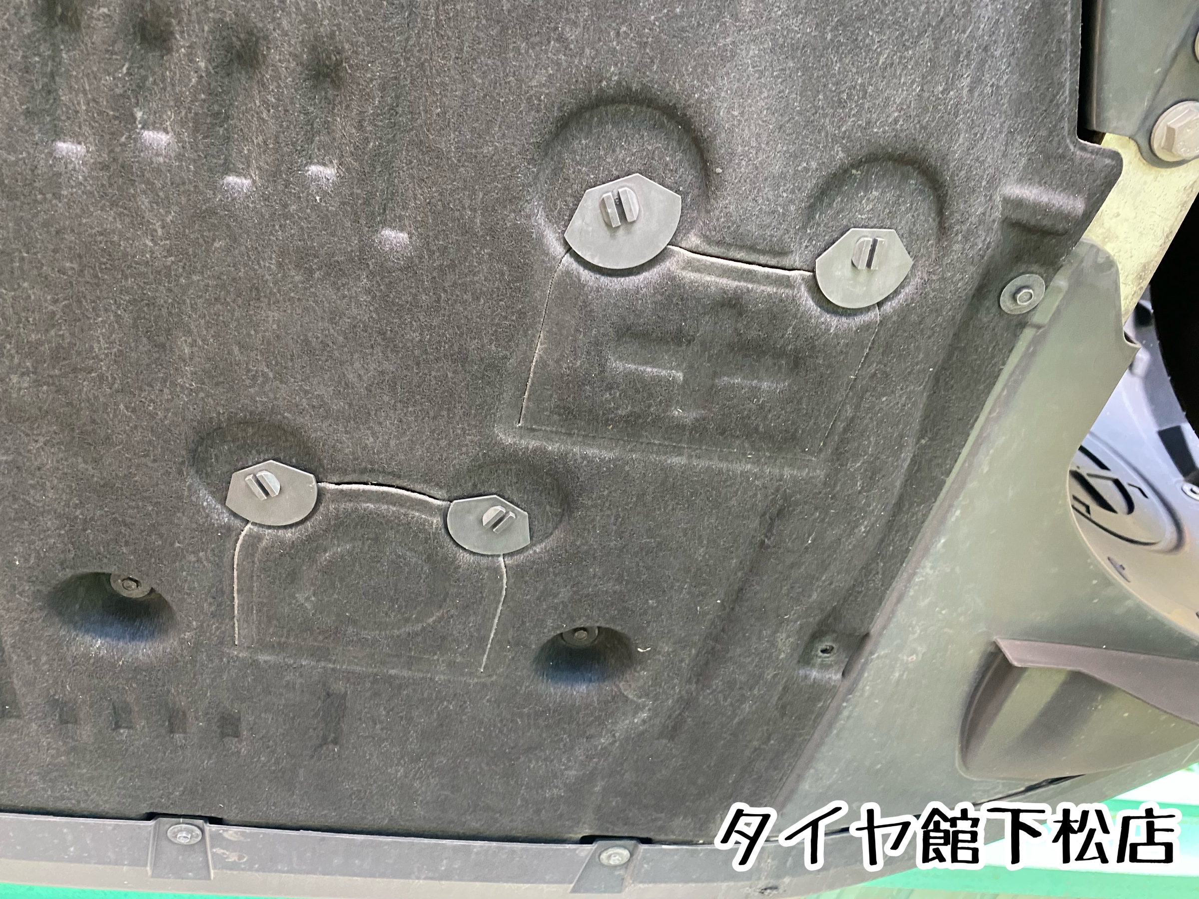 ブリヂストン　タイヤ館下松店　タイヤ交換　オイル交換　バッテリー交換　ワイパー交換　エアコンフィルター交換　アライメント調整　輸入車　ミニ　クーパー　ONE VARTA バルタ