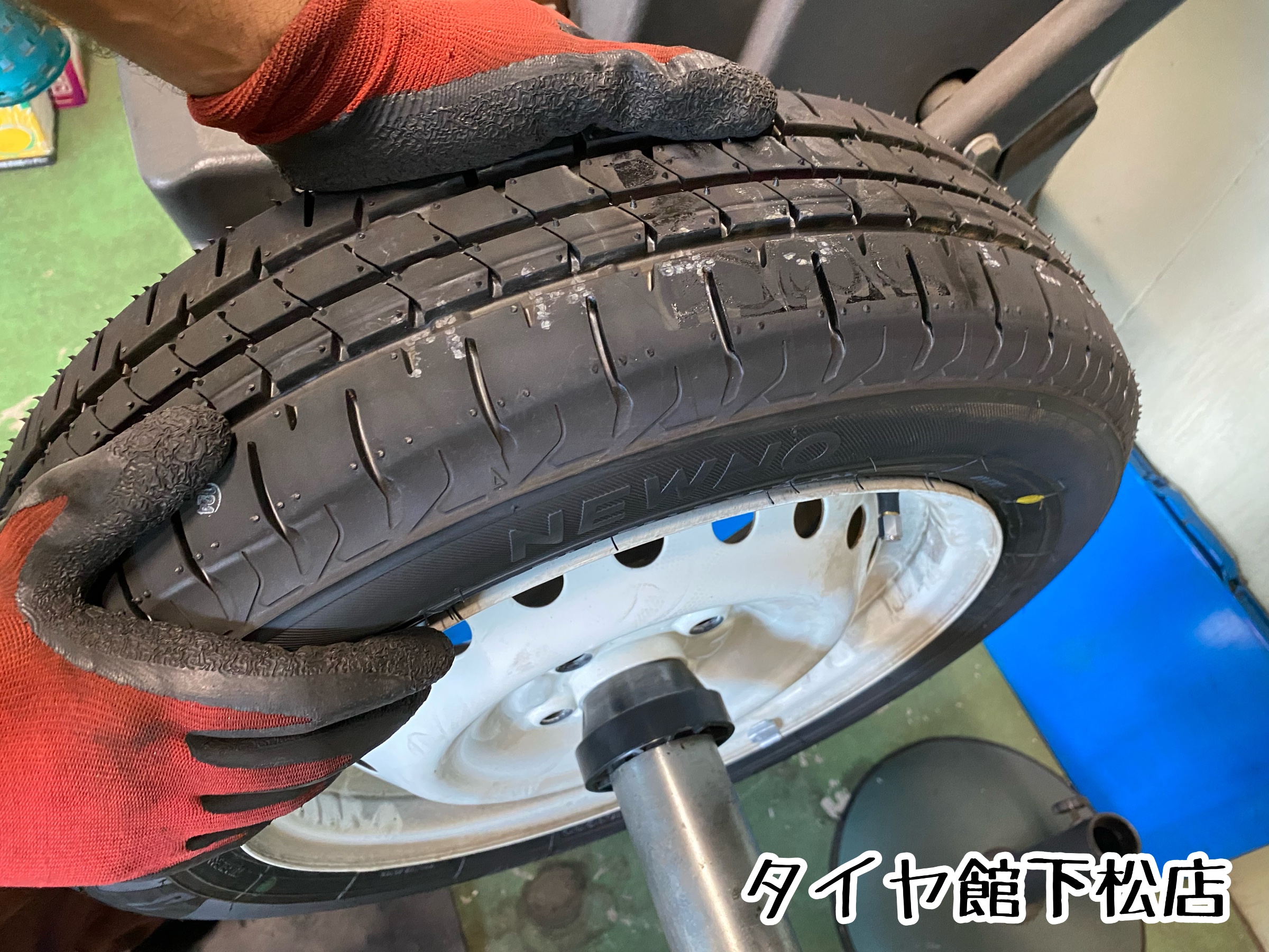 タイヤ館下松店　ブリヂストン　タイヤ交換　オイル交換　バッテリー交換　ワイパー交換　エアコンフィルター交換　アライメント調整　ホンダ　N-BOX