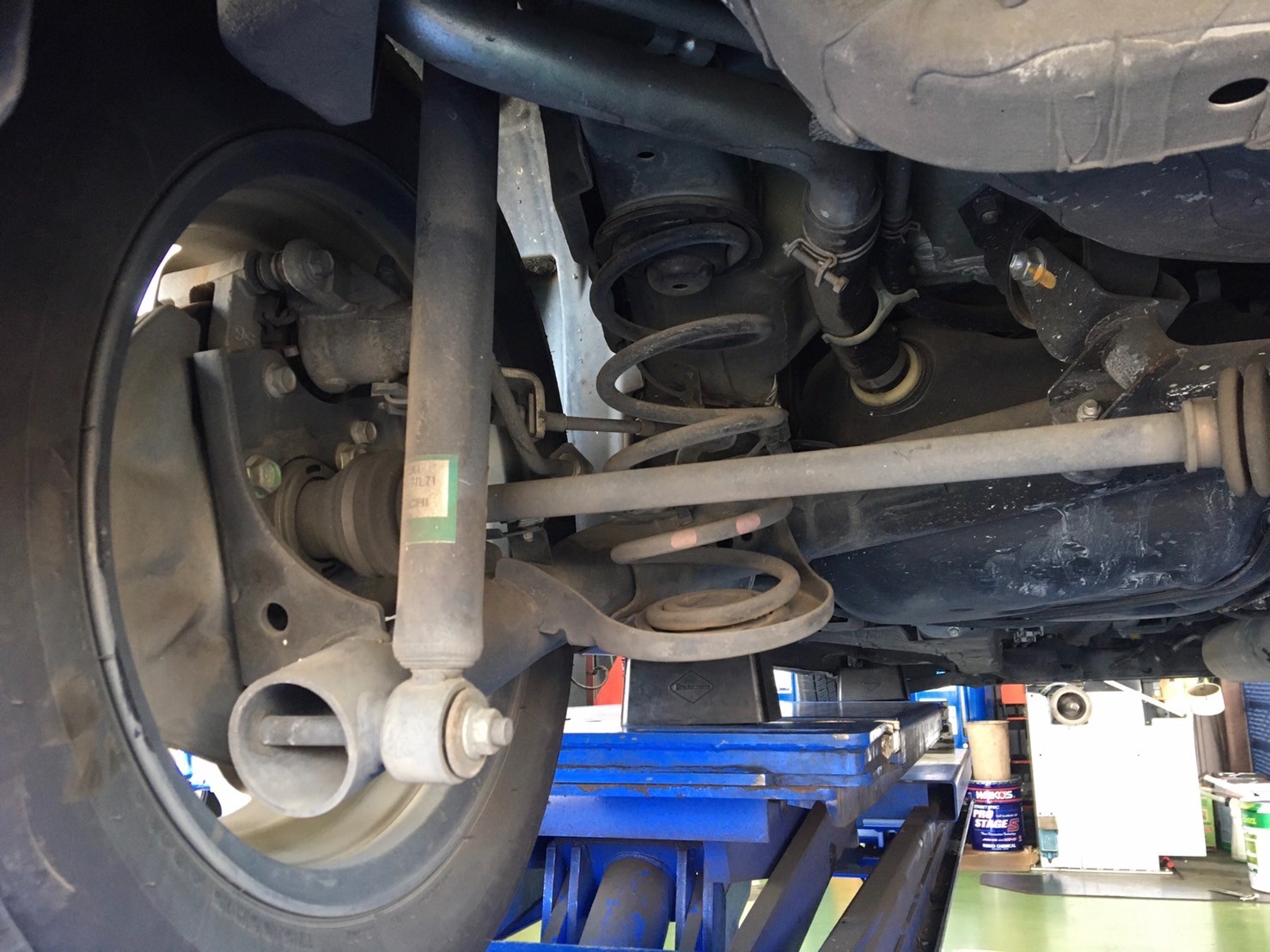 スズキ・スイフト・ZC32S】足廻り交換 | 店舗おススメ情報 | タイヤ館