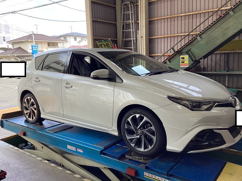 トヨタ　オーリス　225/45R17　セイバーリング４本交換