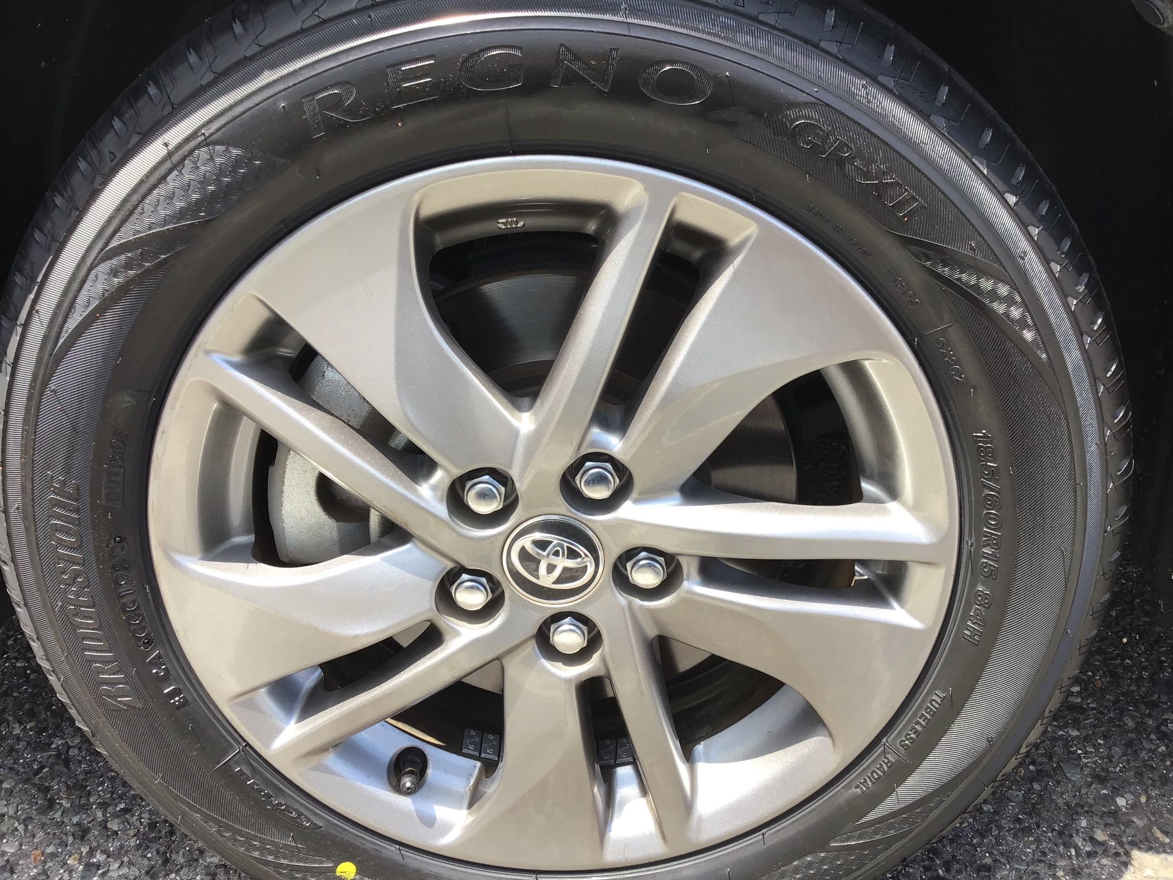 トヨタ・シエンタ】185/60R15 REGNOへ交換♪乗り心地UP☆ | 店舗お