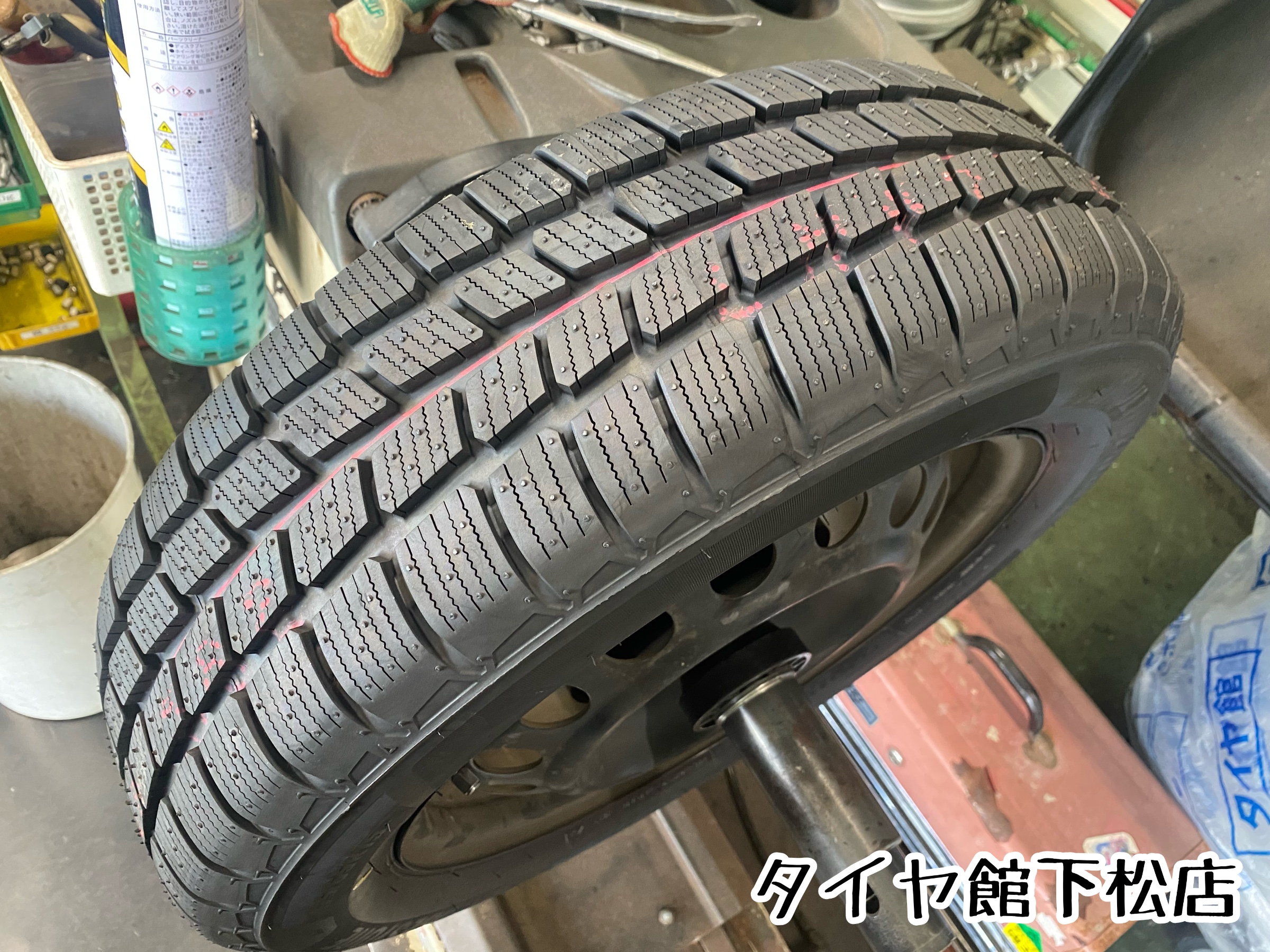 タイヤ館下松店　ブリヂストン　タイヤ交換　オイル交換　バッテリー交換　ワイパー交換　エアコンフィルター交換　アライメント調整　トヨタ　カローラフィールダー　オールシーズンタイヤ　マルチウェザー