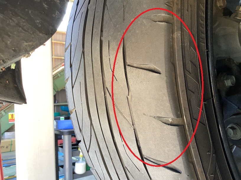 トヨタ　プリウス　タイヤ交換　215/40R18　デイトンDT30