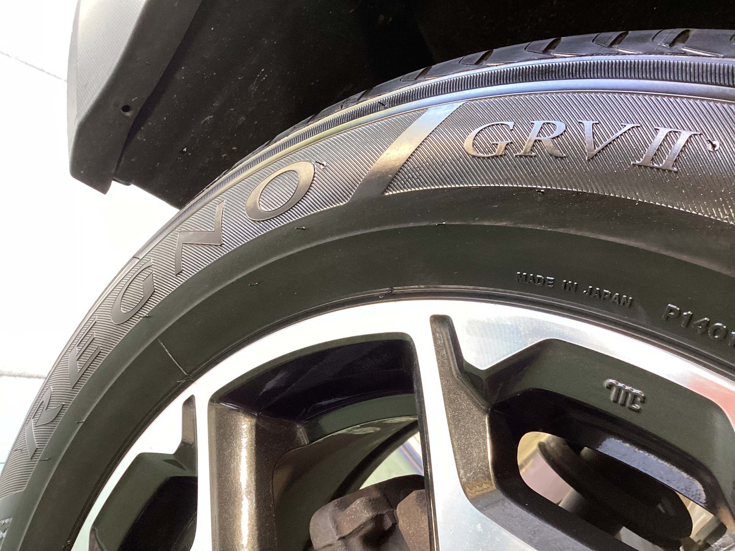 スバル　GT7型　XV　ブリヂストン　レグノGRVⅡへタイヤ交換　タイヤ館五日市
