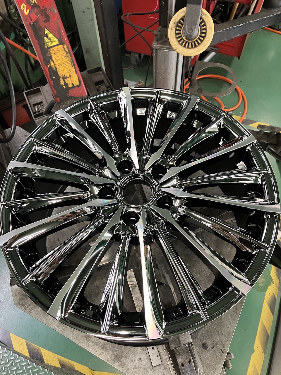 トヨタ90系ヴォクシータイヤホイール空気圧センサーレーダー取り付け