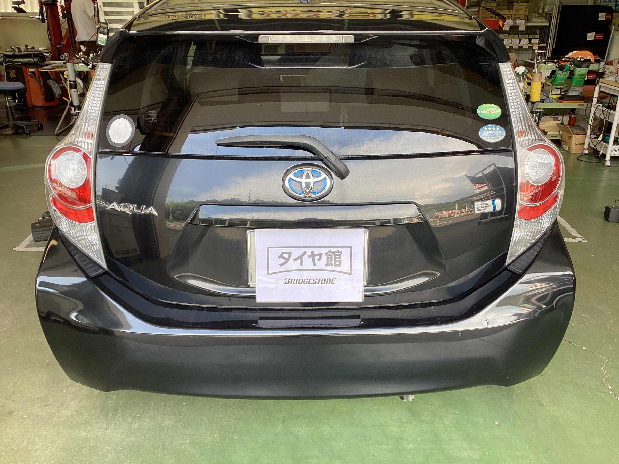 トヨタ　アクア　エコピアNH200Cへタイヤ交換　タイヤ館五日市