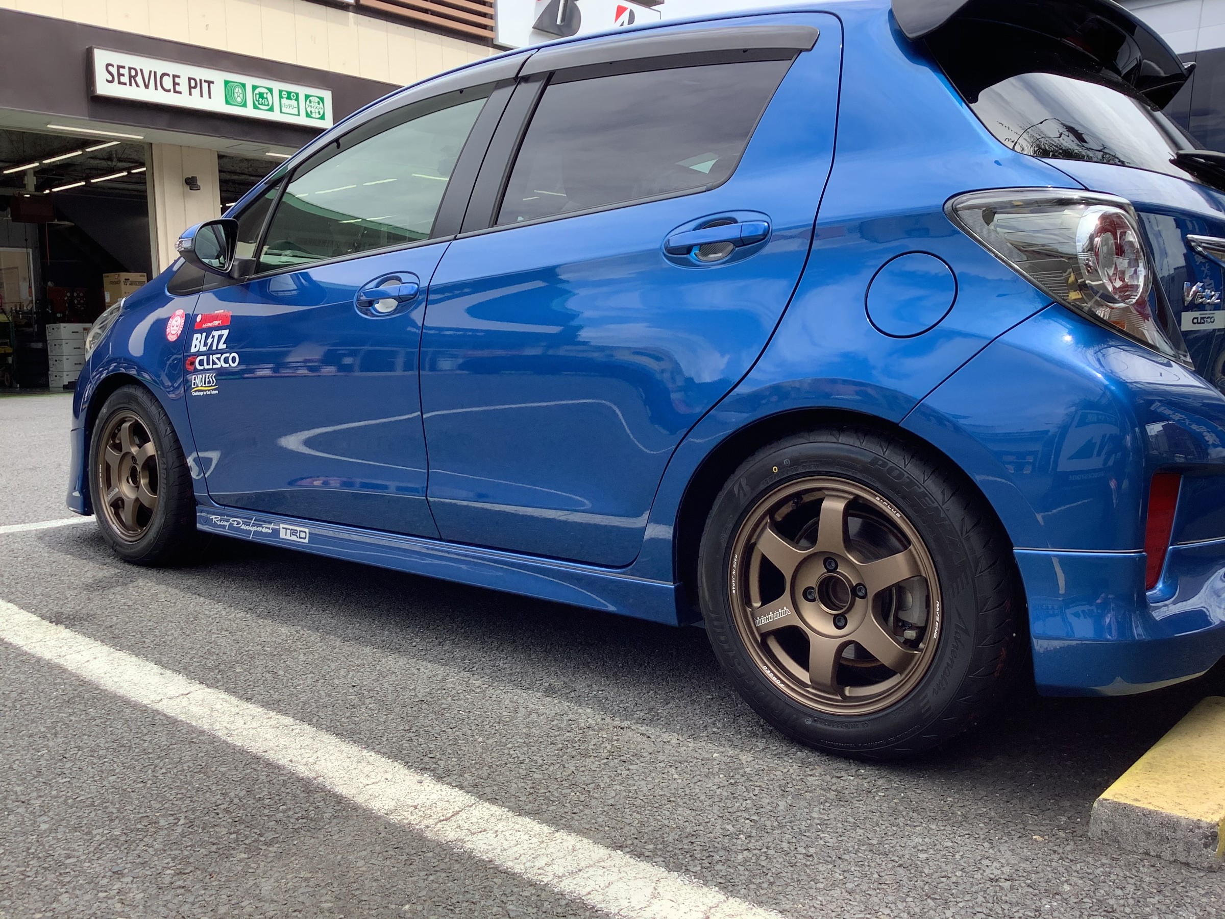 ☆トヨタヴィッツ レイズTE37SAGA S-plus取り付け☆ | 店舗おススメ