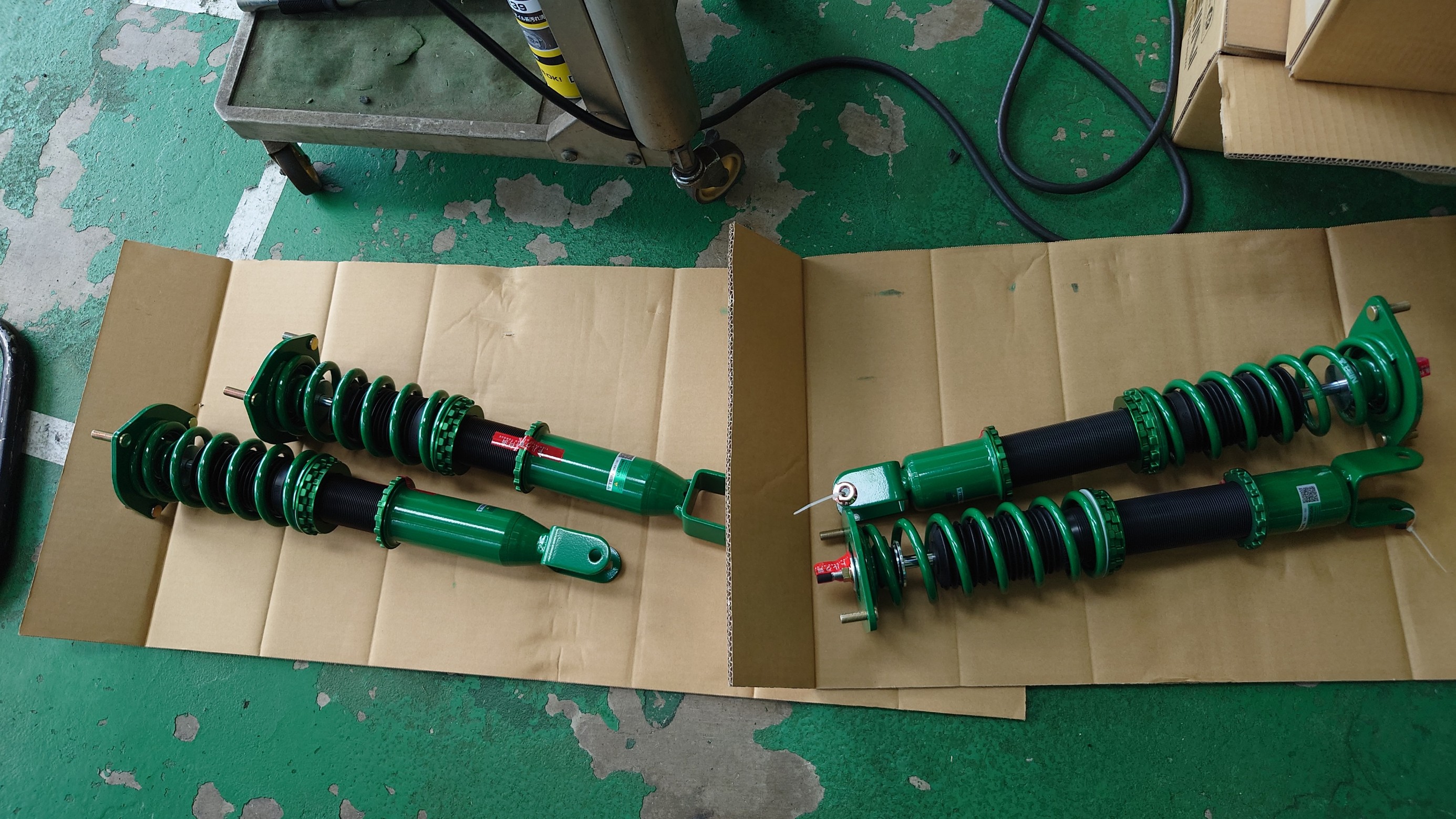 NDロードスターに車高調キットTEINフレックスZを装着いたしまし