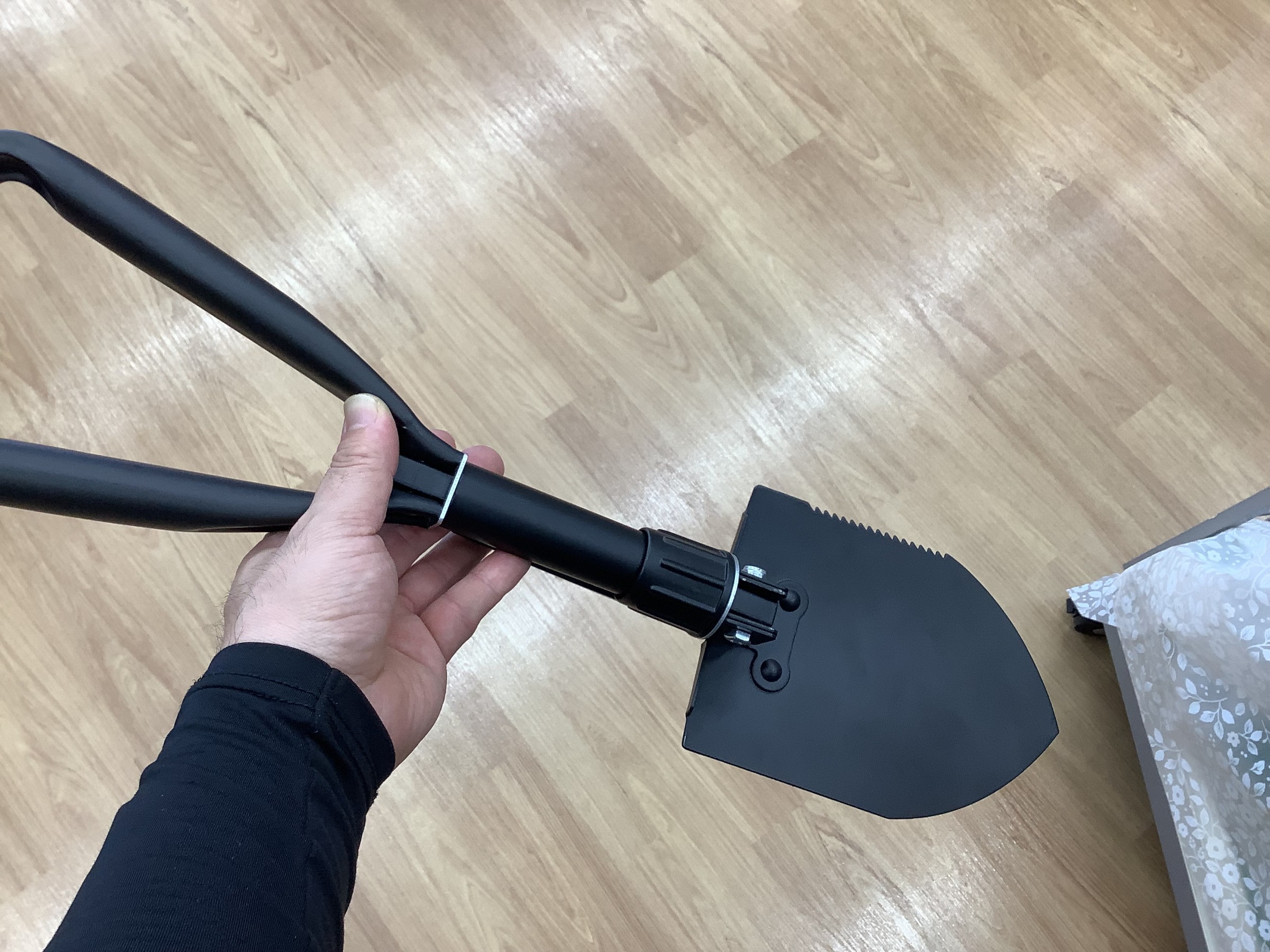 もしもの備えに「折り畳みスコップ」1ついかがですか！？ | スタッフ