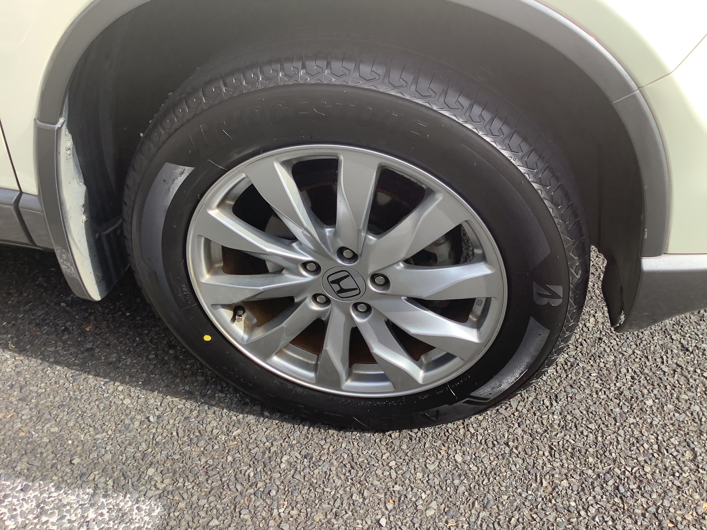 【ホンダ：CRV タイヤ交換です！ 】 ホンダ CRV タイヤ タイヤ・ホイール関連 > タイヤ・ホイール交換 結城店作業 ブログ