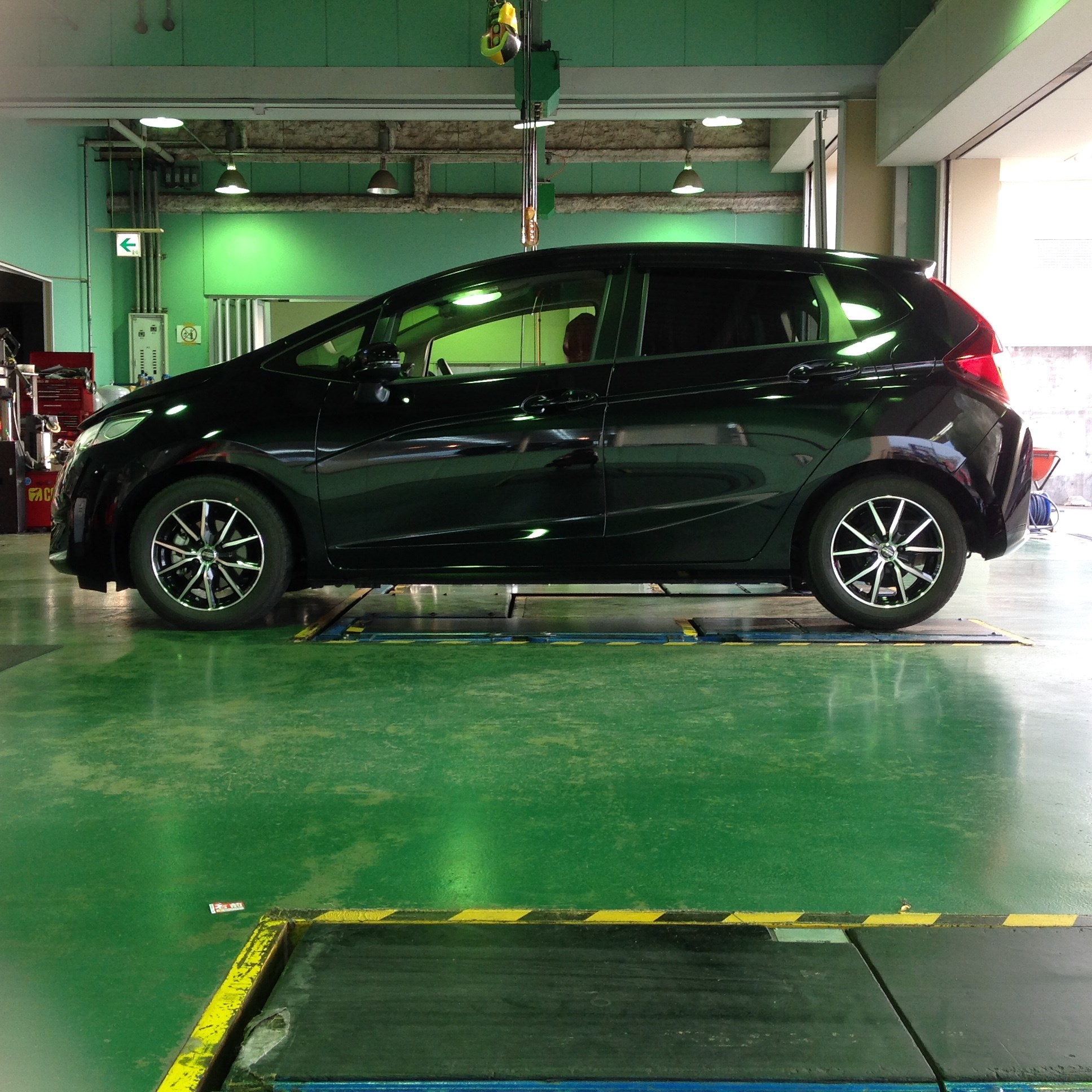 ホンダ フィット Fit 車高調交換 ホンダ フィット その他 パーツ取付 足回り関係取付 スタッフ日記 タイヤ館 春日井 愛知県 三重県のタイヤ カー用品ショップ タイヤからはじまる トータルカーメンテナンス タイヤ館グループ