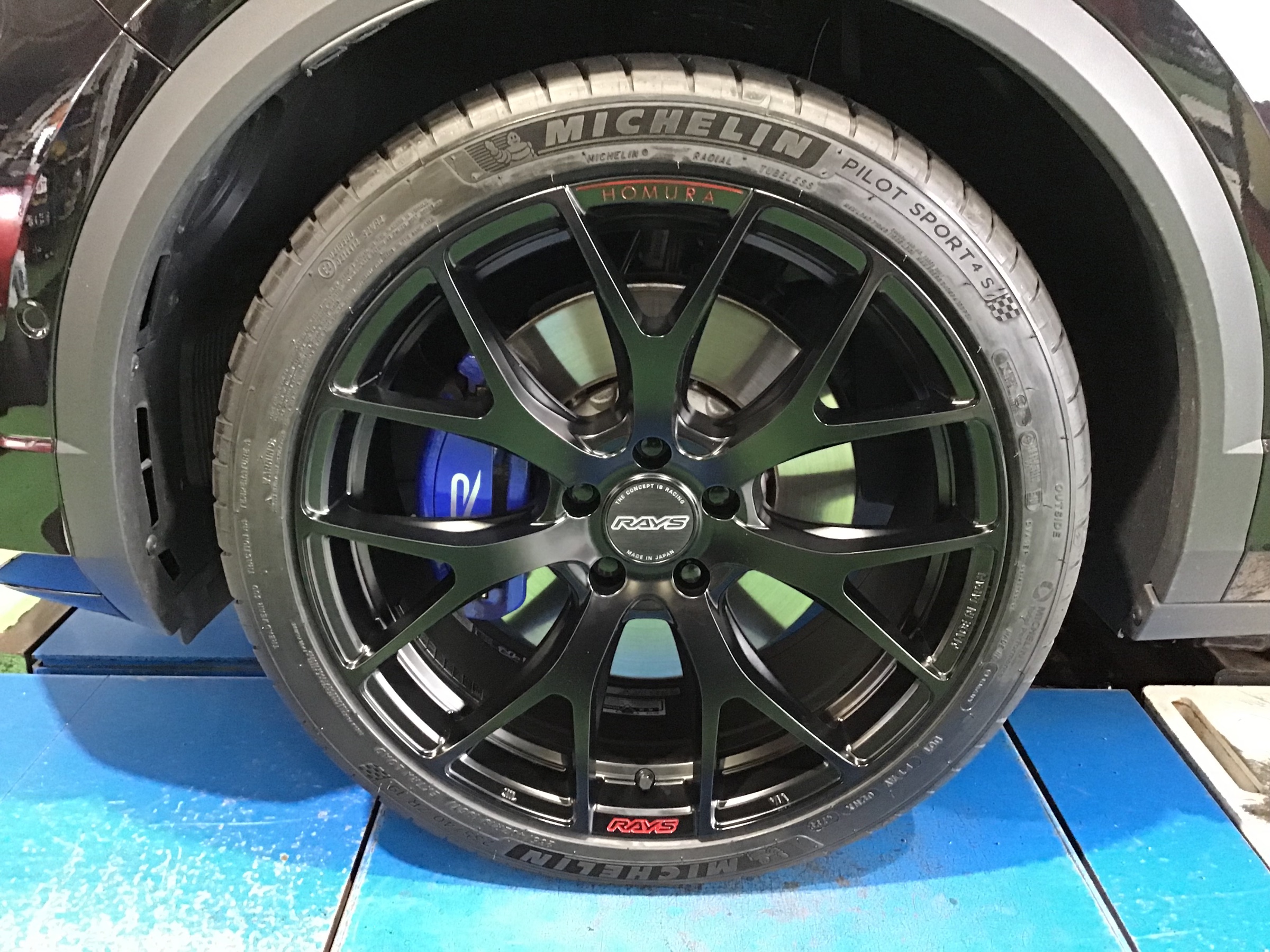 T-Roc R 輸入車のアルミホイールsetもお任せください☆ | 店舗お