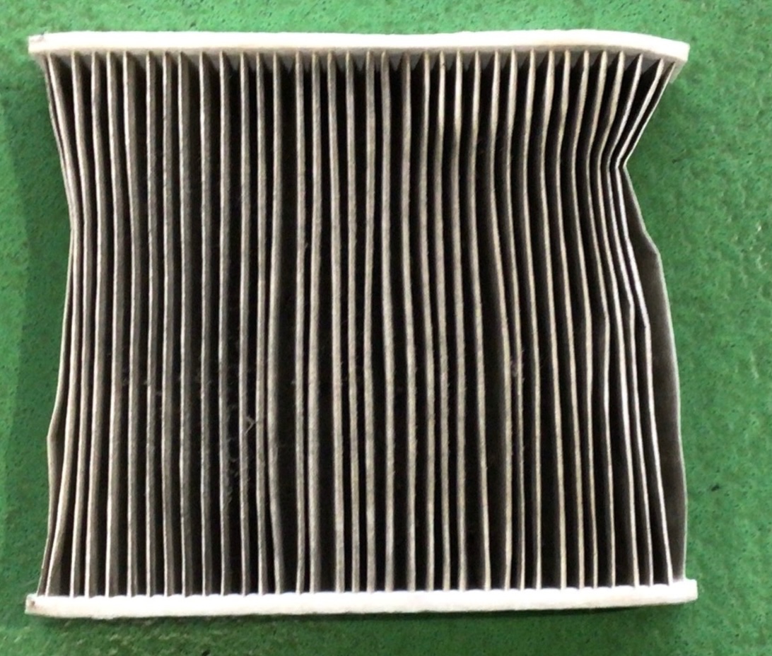 エアコンフィルター汚れてます