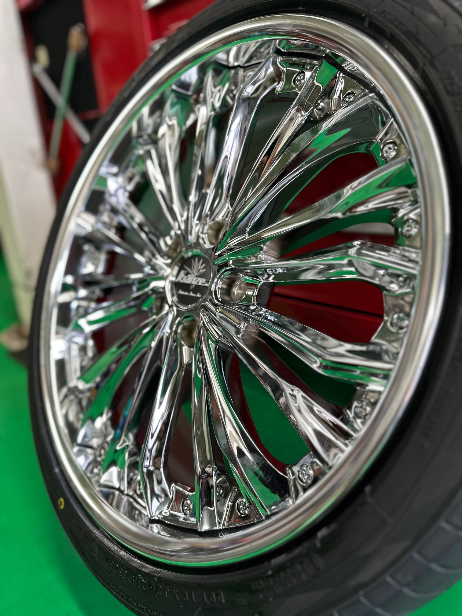 新型90ノア WEDSクレンツェ 19インチ 取付 | 店舗おススメ情報