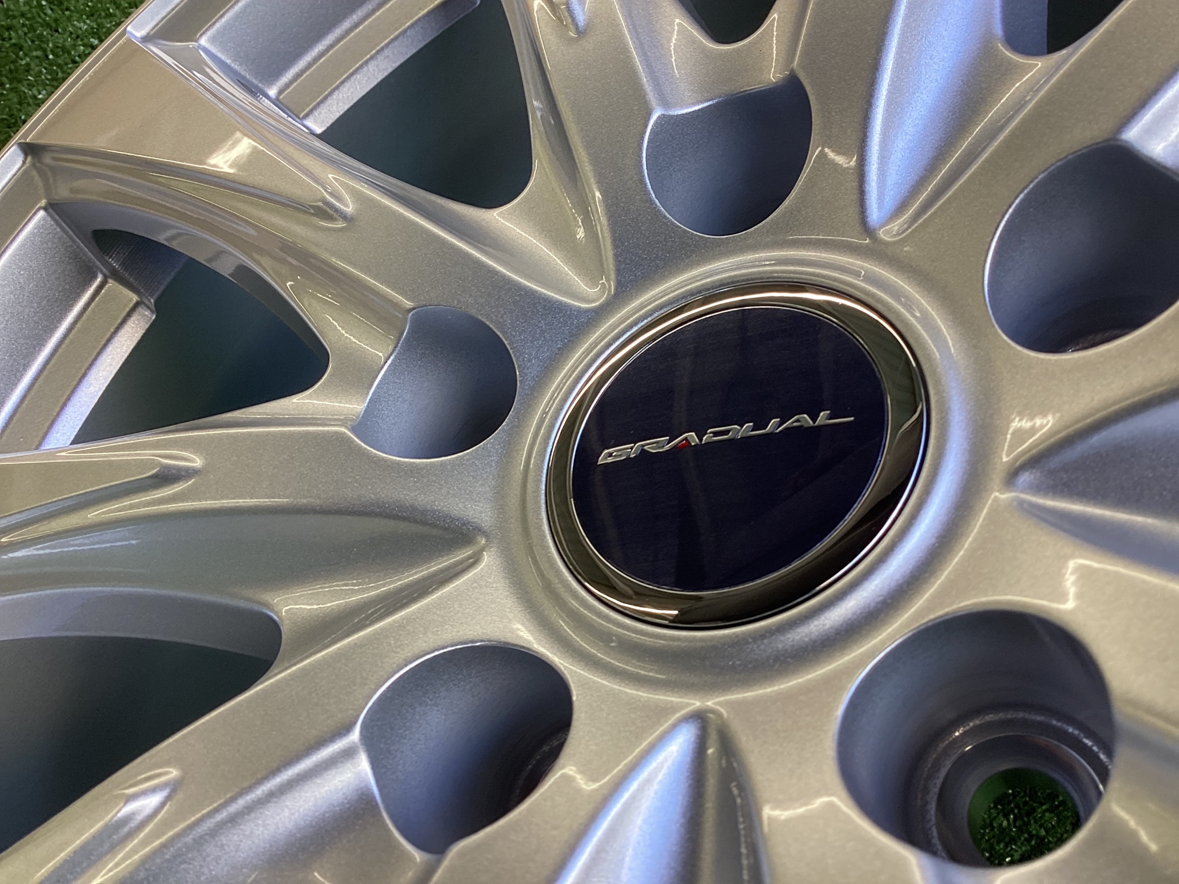 クラウン クロスオーバー】数量限定でスタッドレスタイヤ用アルミ