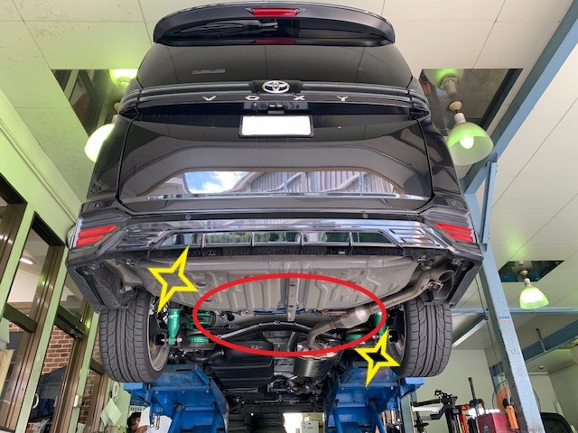 新型ヴォクシー（90型）パワーブレース取り付け(*^^)v | 店舗お