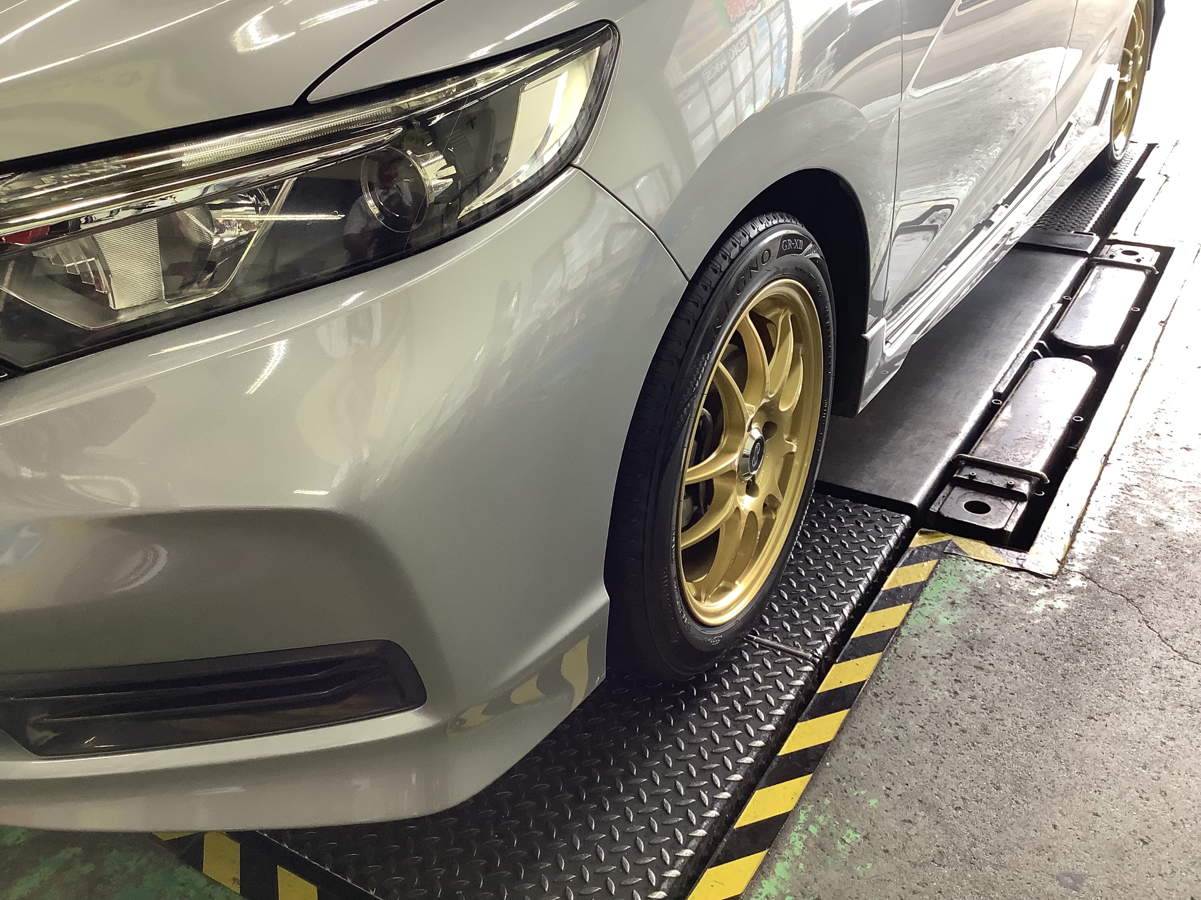 ホンダ シャトルハイブリッド ホイール交換 エンケイ PF01 185/55R16