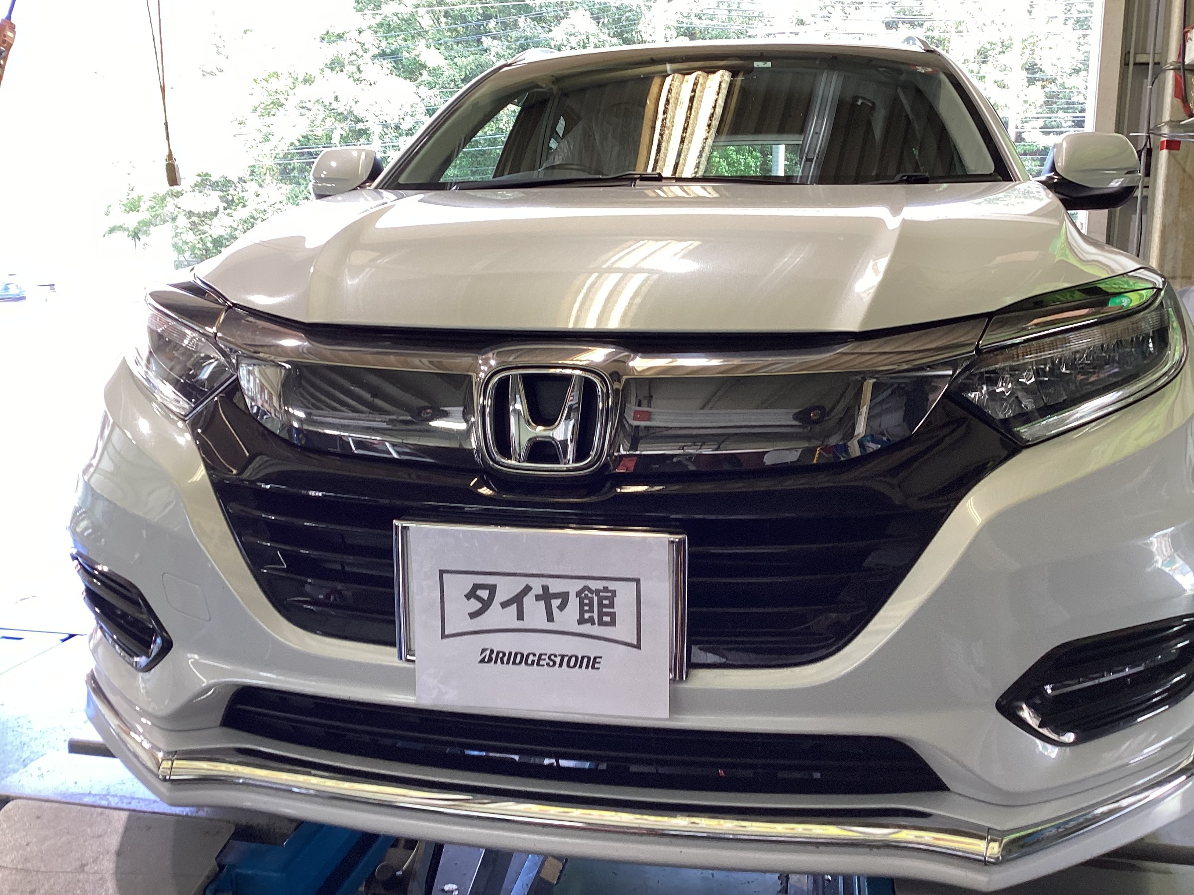 ホンダ　RU３型ヴェゼル　レグノGR-XⅡへタイヤ交換＆アライメント調整　タイヤ館五日市
