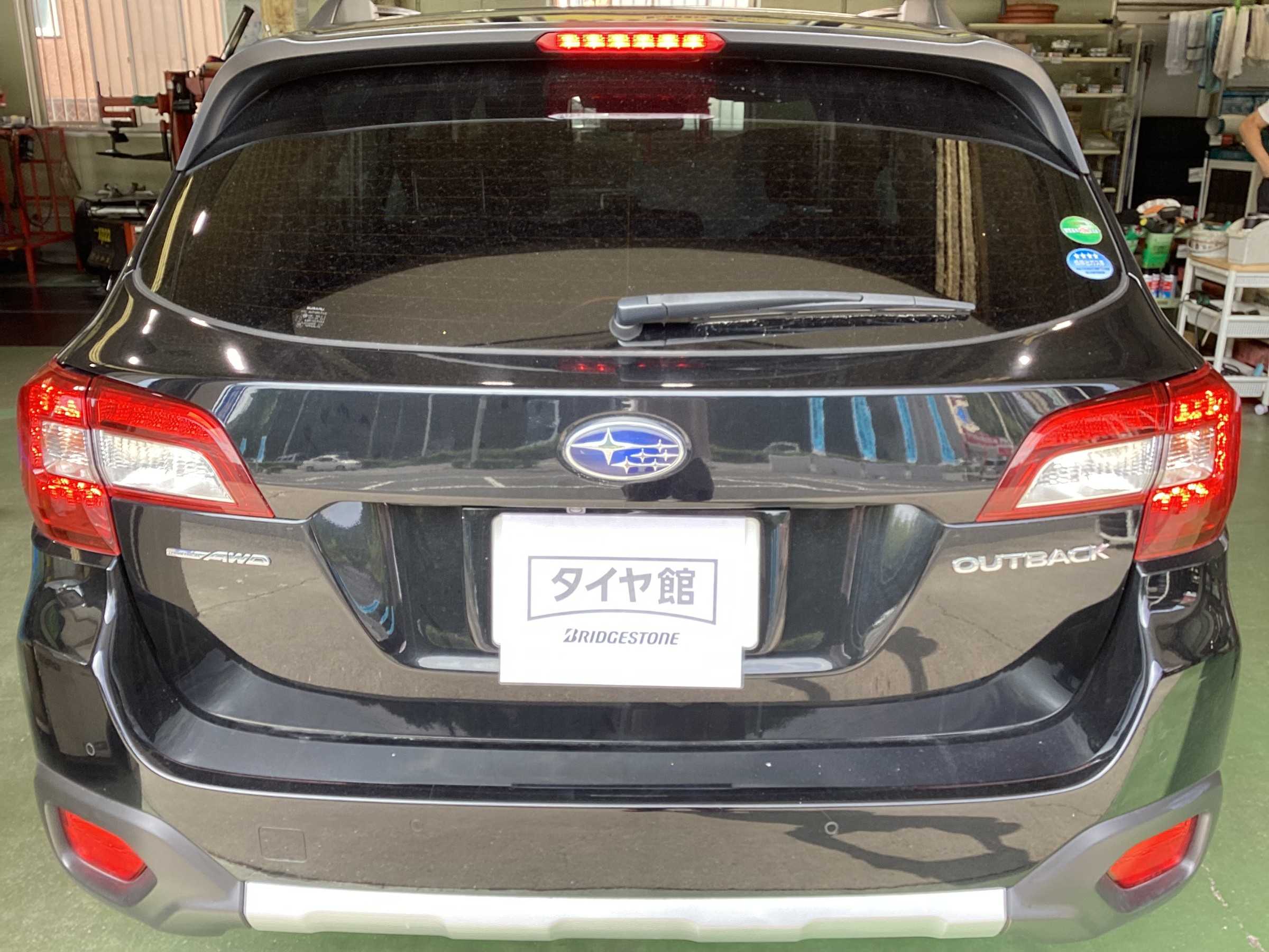 スバル　　アウトバック　アレンザLX100へタイヤ交換　タイヤ館五日市