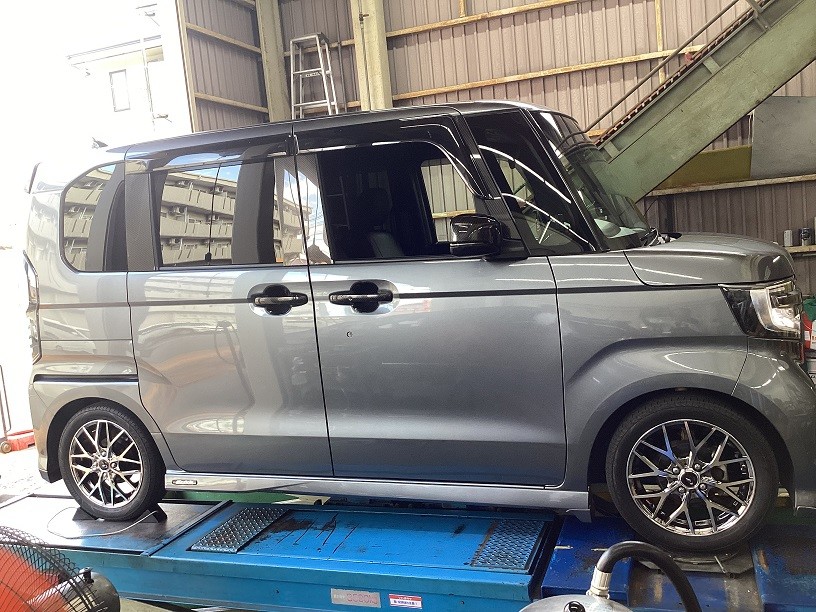 ホンダ　N-BOX　足廻り交換　カヤバ　ローファースポーツ