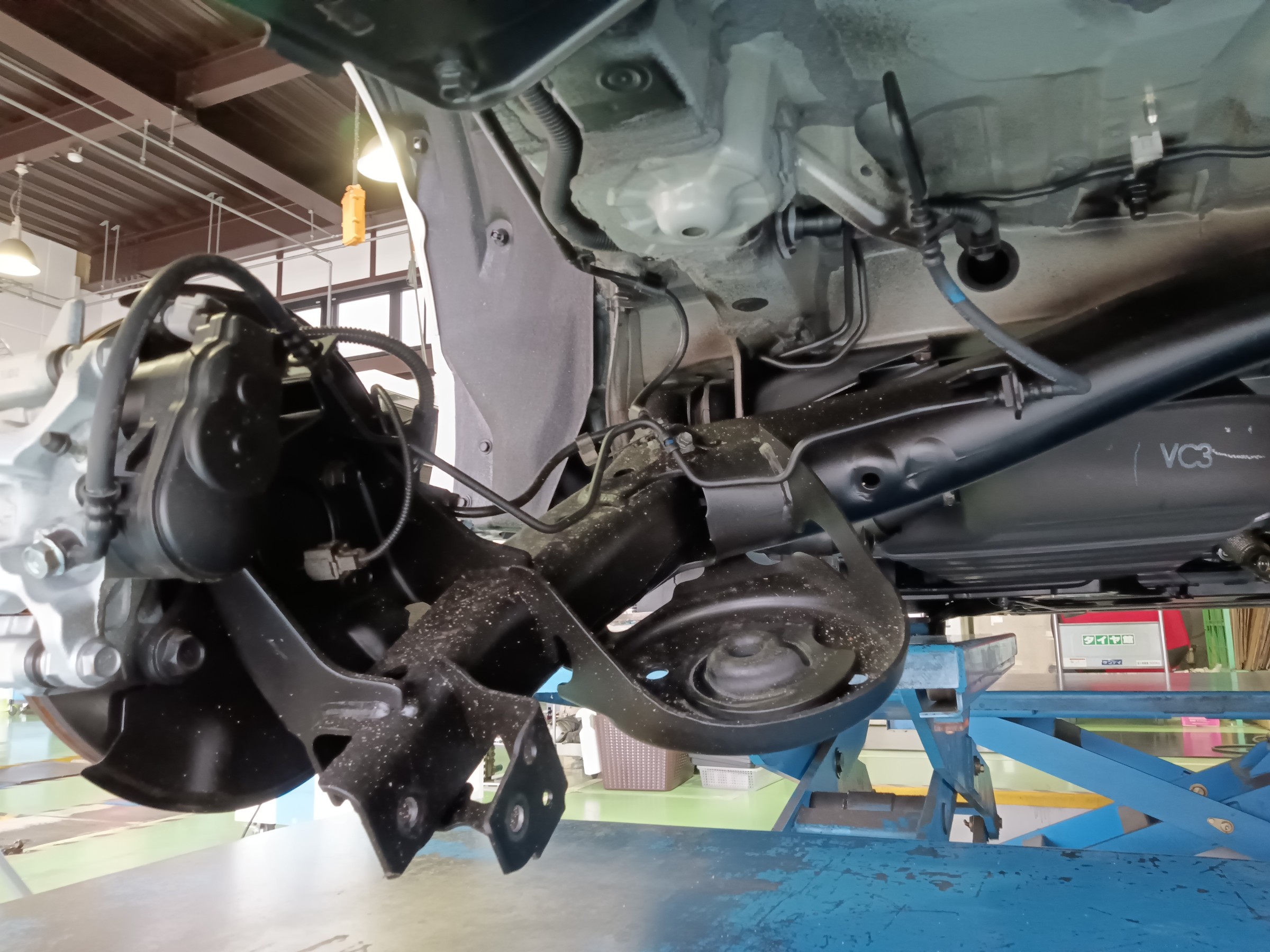 トヨタ 【ヴォクシー】 TEIN RX1 車高調取付 | 店舗おススメ情報